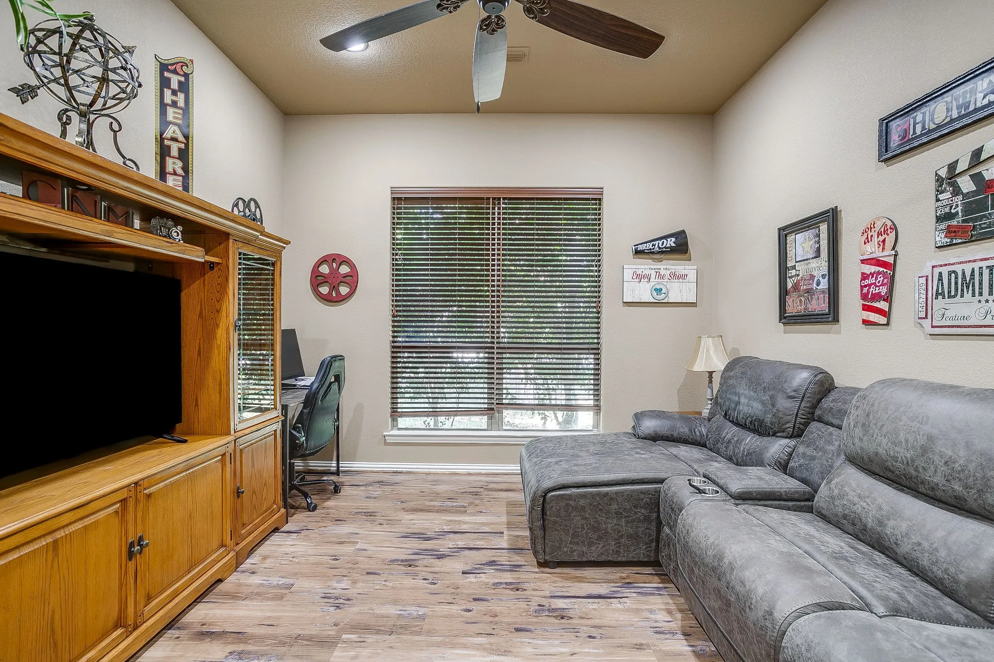 Single Family Residence For Sale in Johnson County , 8401 Fullerton Drive, Cleburne, Texas 76033, 5 Bedroom, 3 Bathroom, 3 Garage spaces, 2,800 Sqft, built in 2013, mls#21353642, Real Estate Agent in Cleburne, Homes For Sale in Johnson county, Homes For Sale in Cleburne, Realtor in Cleburne Texas, Real Estate Brokerage Independent Realty Texas, Luminita Cordes Realtor