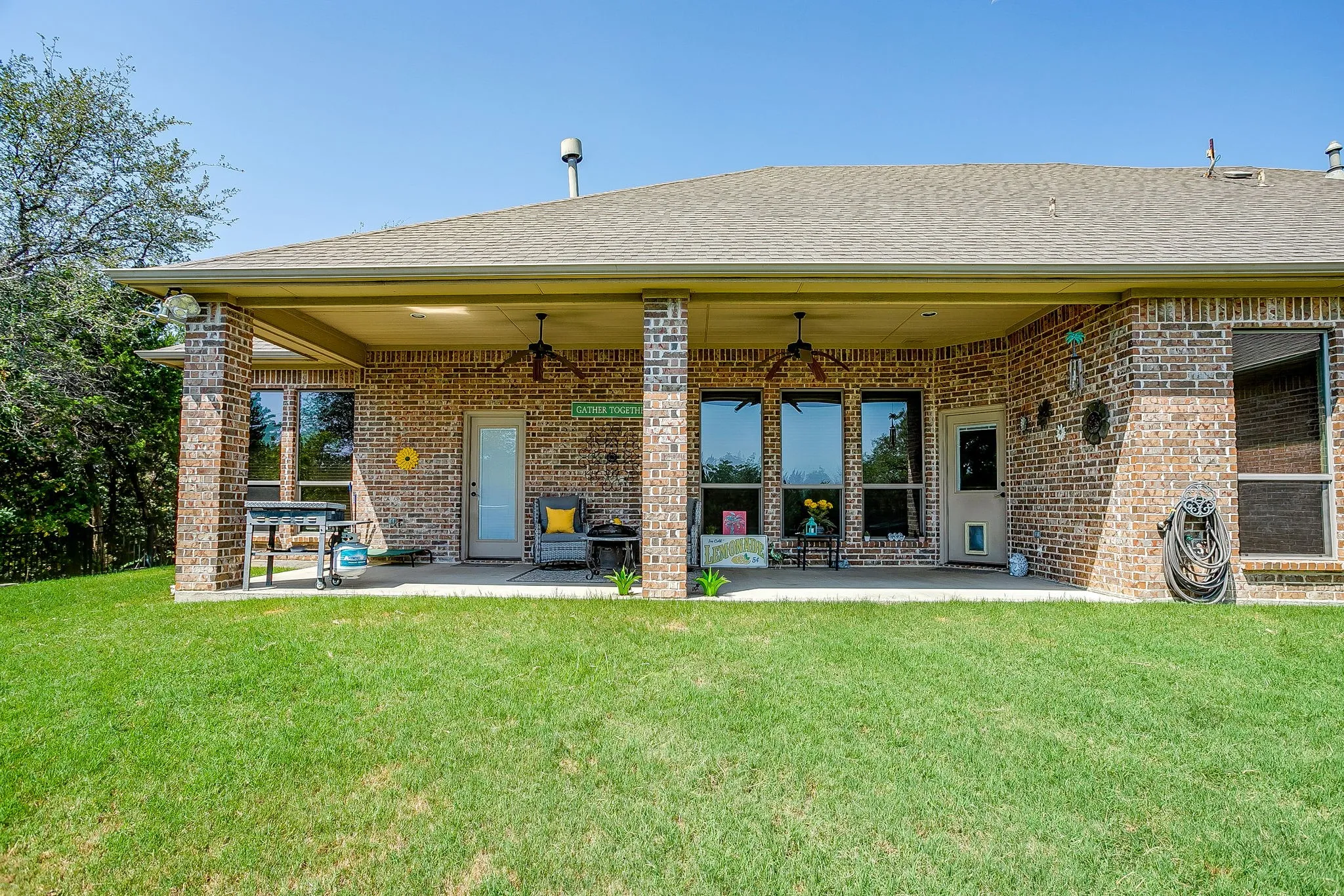 Single Family Residence For Sale in Johnson County , 8401 Fullerton Drive, Cleburne, Texas 76033, 5 Bedroom, 3 Bathroom, 3 Garage spaces, 2,800 Sqft, built in 2013, mls#21353642, Real Estate Agent in Cleburne, Homes For Sale in Johnson county, Homes For Sale in Cleburne, Realtor in Cleburne Texas, Real Estate Brokerage Independent Realty Texas, Luminita Cordes Realtor