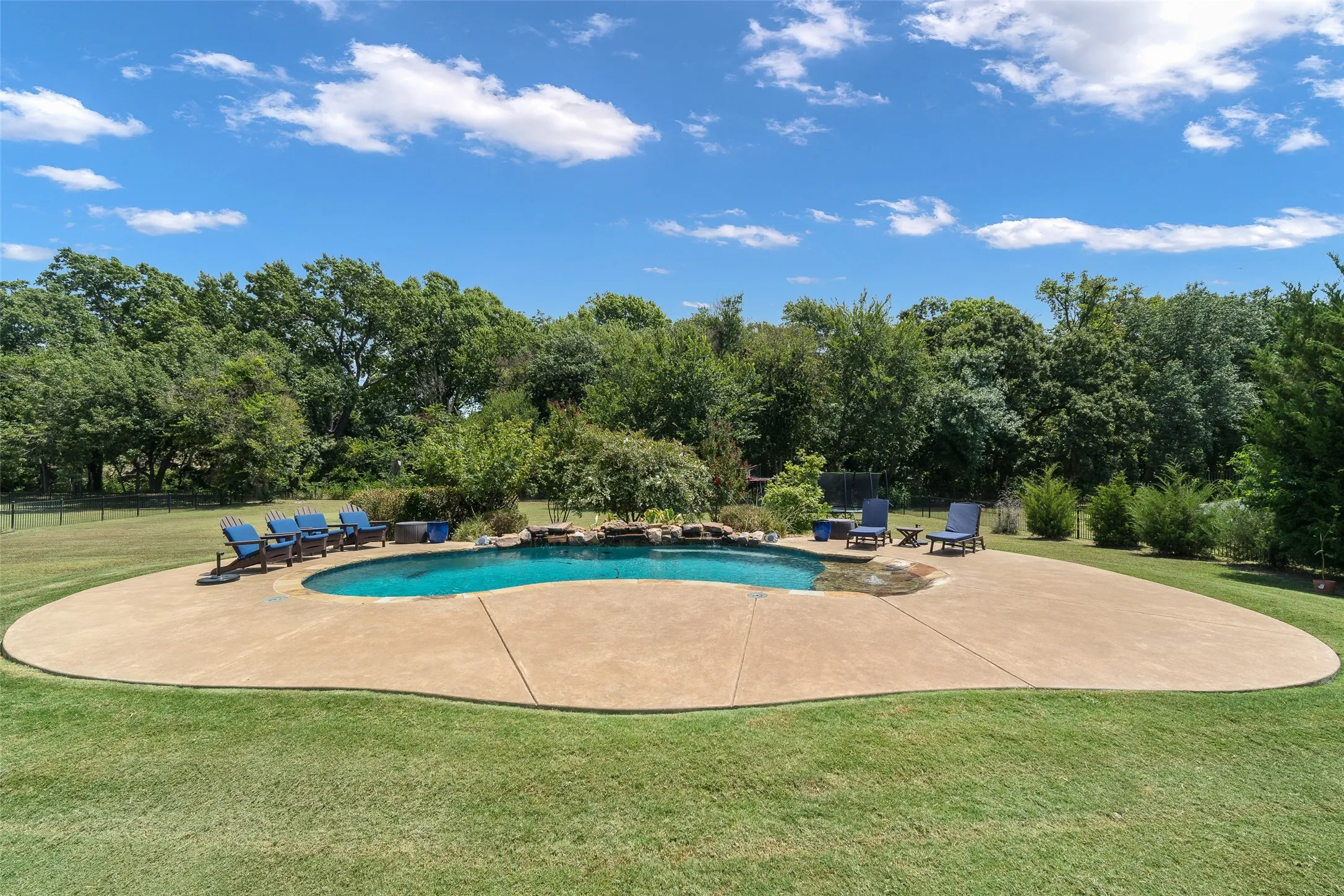 Single Family Residence For Sale in Collin County , 4640 Lake Breeze Drive, Mc Kinney, Texas 75071, 5 Bedroom, 3 Bathroom, 3 Garage spaces, 3,788 Sqft, built in 2016, mls#21353701, Real Estate Agent in Mc Kinney, Homes For Sale in Collin county, Homes For Sale in Mc Kinney, Realtor in Mc Kinney Texas, Real Estate Brokerage Independent Realty Texas, Luminita Cordes Realtor