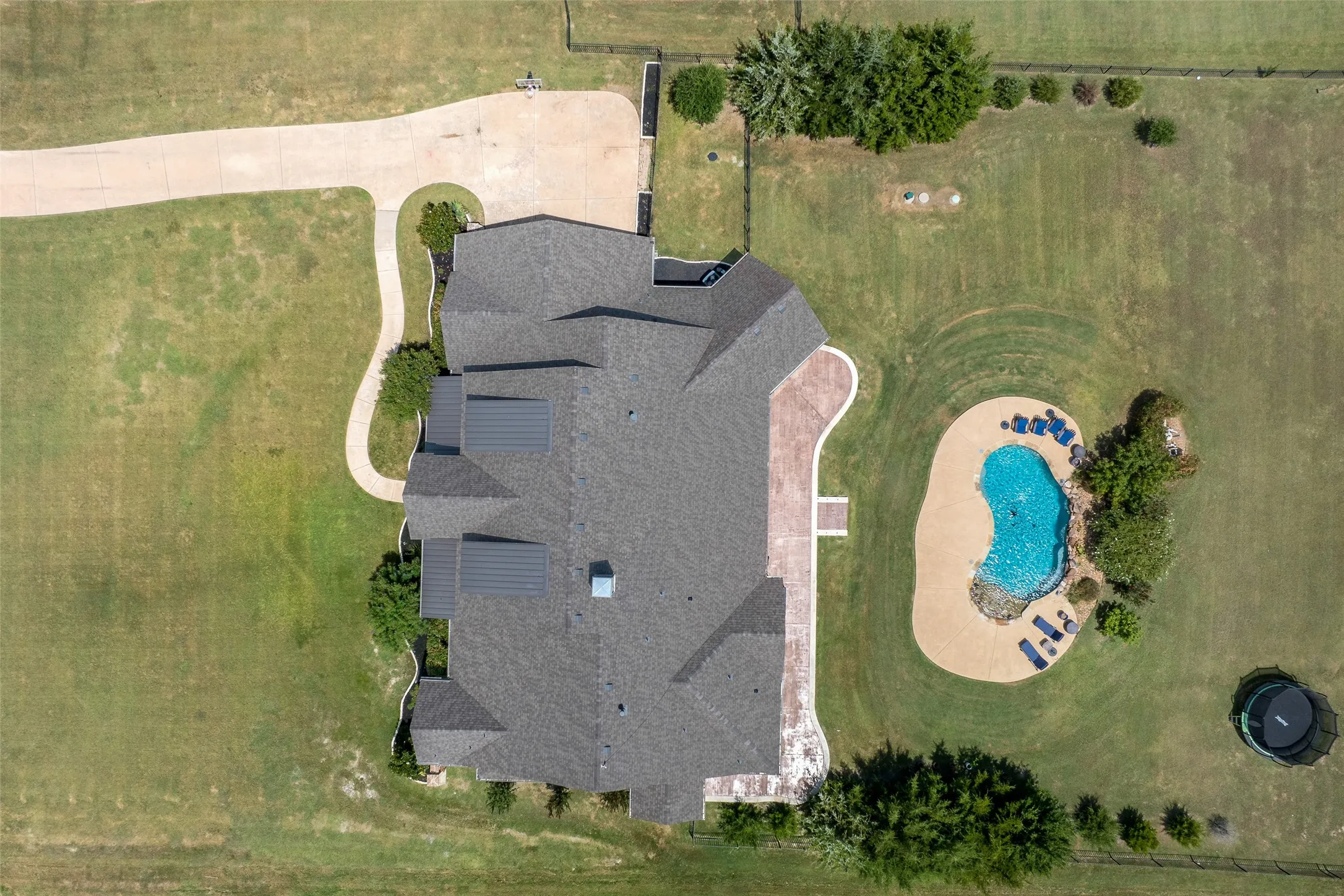Single Family Residence For Sale in Collin County , 4640 Lake Breeze Drive, Mc Kinney, Texas 75071, 5 Bedroom, 3 Bathroom, 3 Garage spaces, 3,788 Sqft, built in 2016, mls#21353701, Real Estate Agent in Mc Kinney, Homes For Sale in Collin county, Homes For Sale in Mc Kinney, Realtor in Mc Kinney Texas, Real Estate Brokerage Independent Realty Texas, Luminita Cordes Realtor