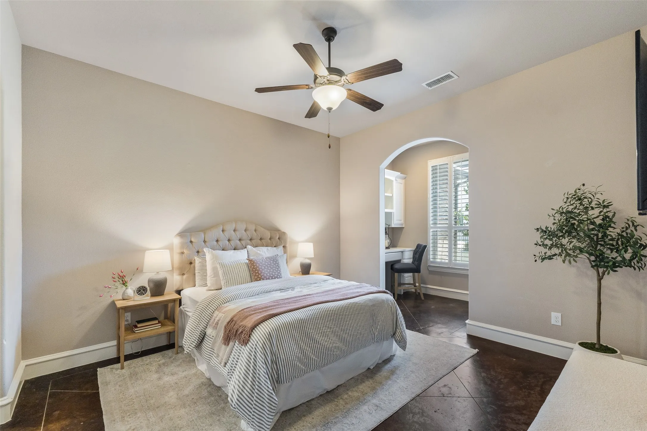 Single Family Residence For Sale in Collin County , 4640 Lake Breeze Drive, Mc Kinney, Texas 75071, 5 Bedroom, 3 Bathroom, 3 Garage spaces, 3,788 Sqft, built in 2016, mls#21353701, Real Estate Agent in Mc Kinney, Homes For Sale in Collin county, Homes For Sale in Mc Kinney, Realtor in Mc Kinney Texas, Real Estate Brokerage Independent Realty Texas, Luminita Cordes Realtor