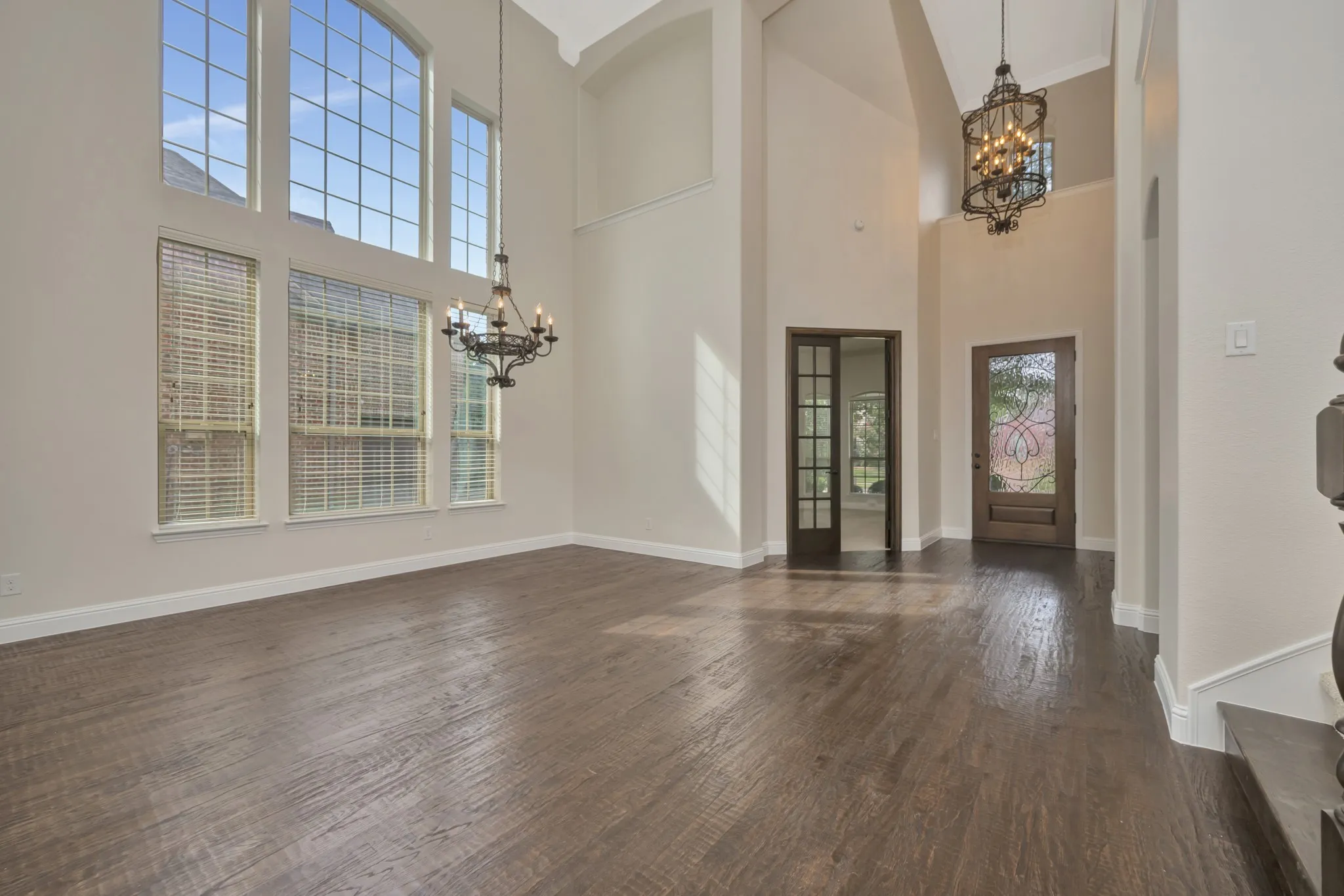 Unstaged Dining Room with views to the Grand Entry.