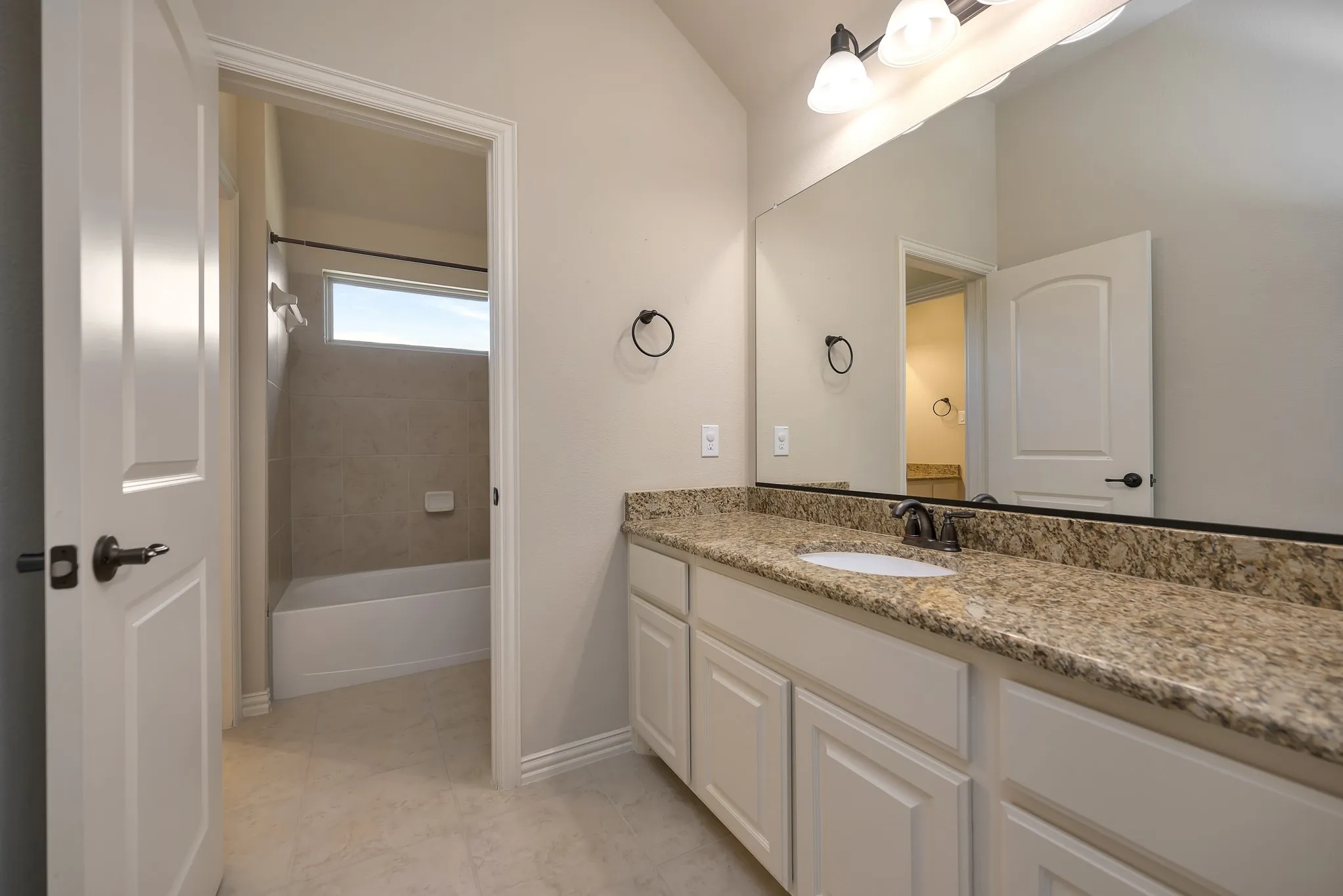 Full Bath 4 Jack n Jill to Bedrooms 3 and 5