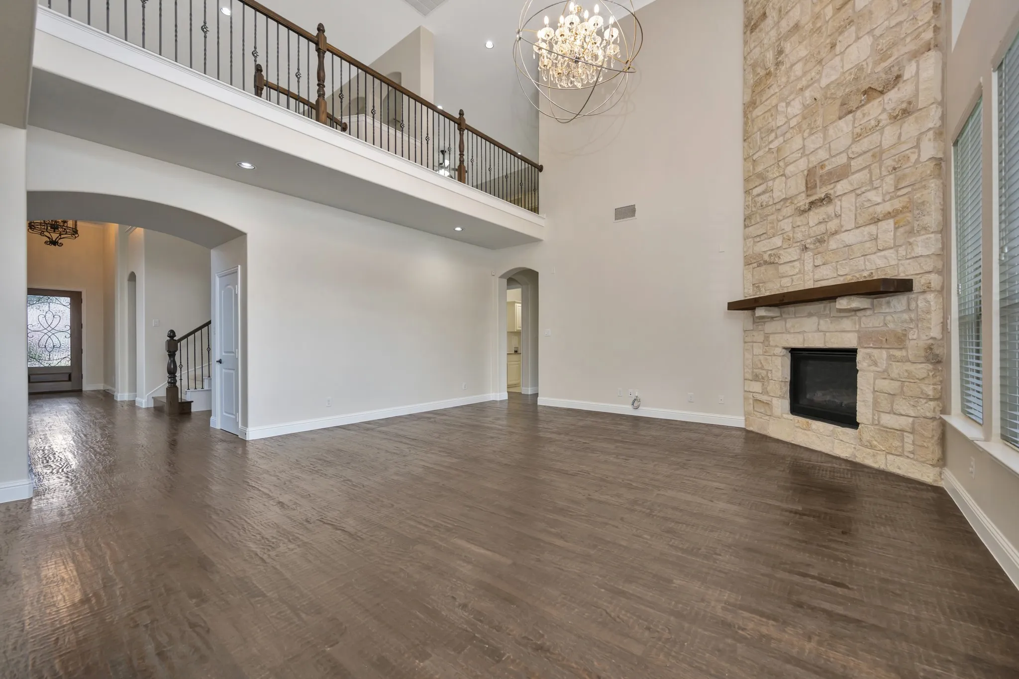 Fresh Paint makes this truly MOVE-IN-READY!