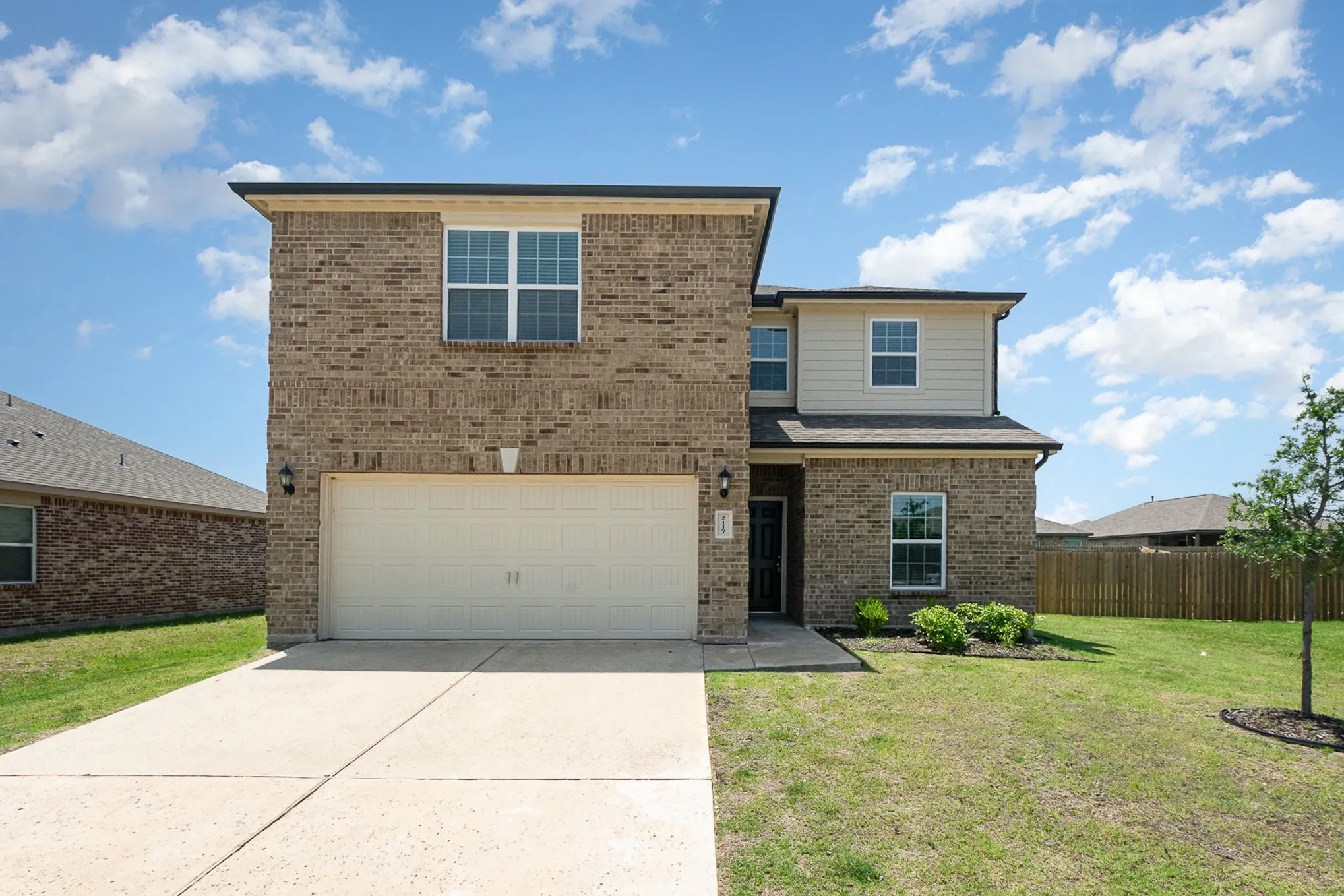 Single Family Residence For Sale in Collin County , 2117 Jeanine Drive, Anna, Texas 75409, 5 Bedroom, 3 Bathroom, 2 Garage spaces, 2,703 Sqft, built in 2022, mls#21353709, Real Estate Agent in Anna, Homes For Sale in Collin county, Homes For Sale in Anna, Realtor in Anna Texas, Real Estate Brokerage Independent Realty Texas, Luminita Cordes Realtor
