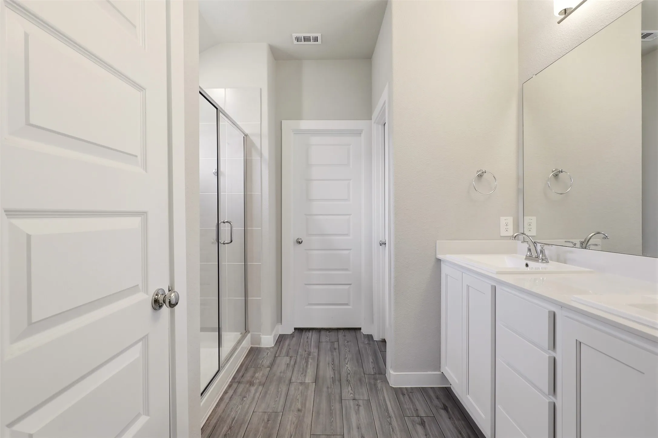Single Family Residence For Sale in Collin County , 2513 Moser Lane, Royse City, Texas 75189, 4 Bedroom, 3 Bathroom, 2 Garage spaces, 2,174 Sqft, built in 2021, mls#21342367, Real Estate Agent in Royse City, Homes For Sale in Collin county, Homes For Sale in Royse City, Realtor in Royse City Texas, Real Estate Brokerage Independent Realty Texas, Luminita Cordes Realtor