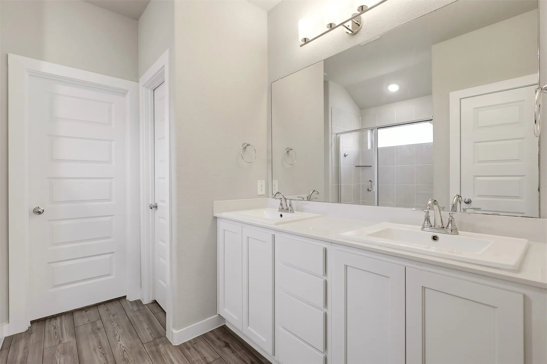 Single Family Residence For Sale in Collin County , 2513 Moser Lane, Royse City, Texas 75189, 4 Bedroom, 3 Bathroom, 2 Garage spaces, 2,174 Sqft, built in 2021, mls#21342367, Real Estate Agent in Royse City, Homes For Sale in Collin county, Homes For Sale in Royse City, Realtor in Royse City Texas, Real Estate Brokerage Independent Realty Texas, Luminita Cordes Realtor