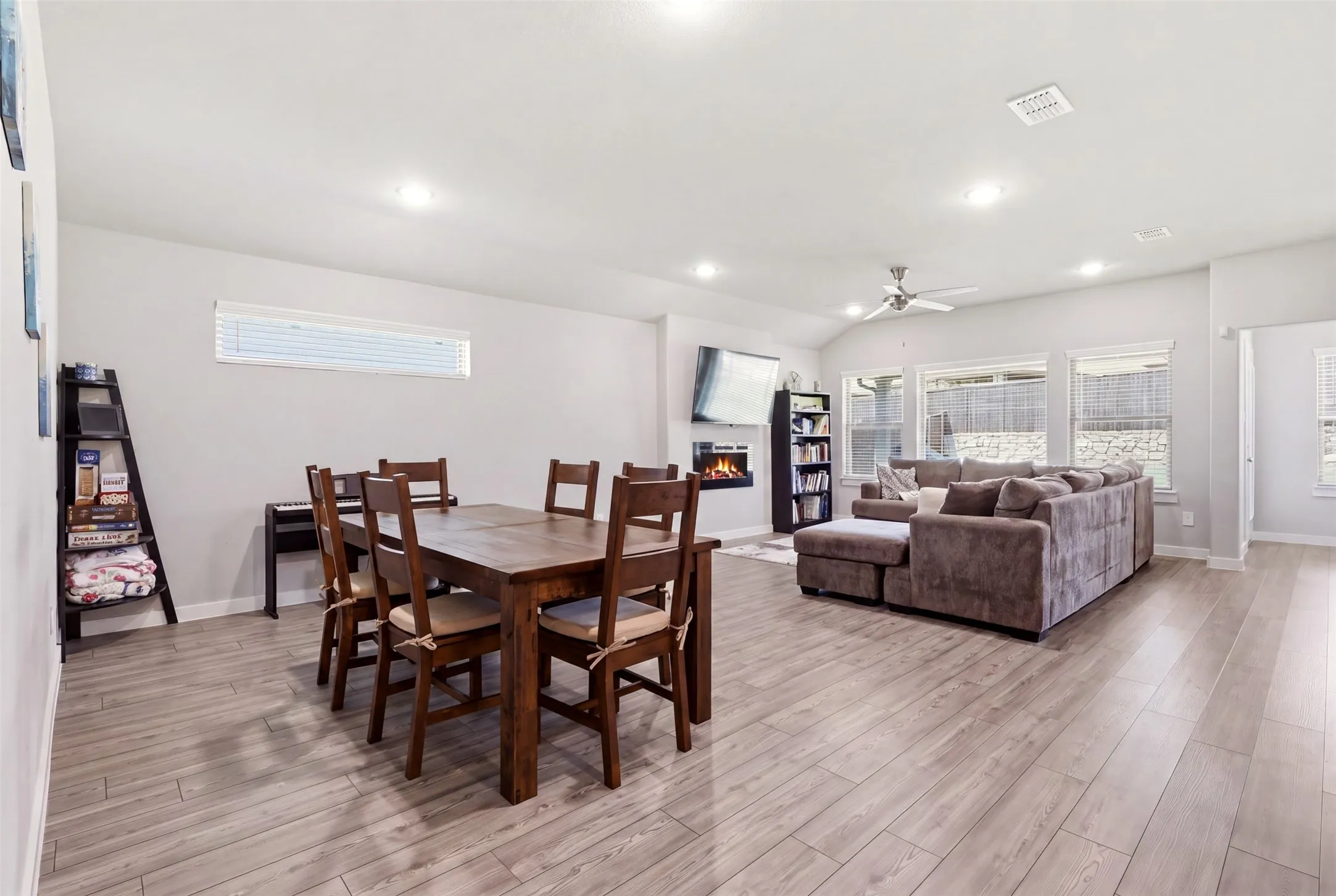 Single Family Residence For Sale in Collin County , 2513 Moser Lane, Royse City, Texas 75189, 4 Bedroom, 3 Bathroom, 2 Garage spaces, 2,174 Sqft, built in 2021, mls#21342367, Real Estate Agent in Royse City, Homes For Sale in Collin county, Homes For Sale in Royse City, Realtor in Royse City Texas, Real Estate Brokerage Independent Realty Texas, Luminita Cordes Realtor