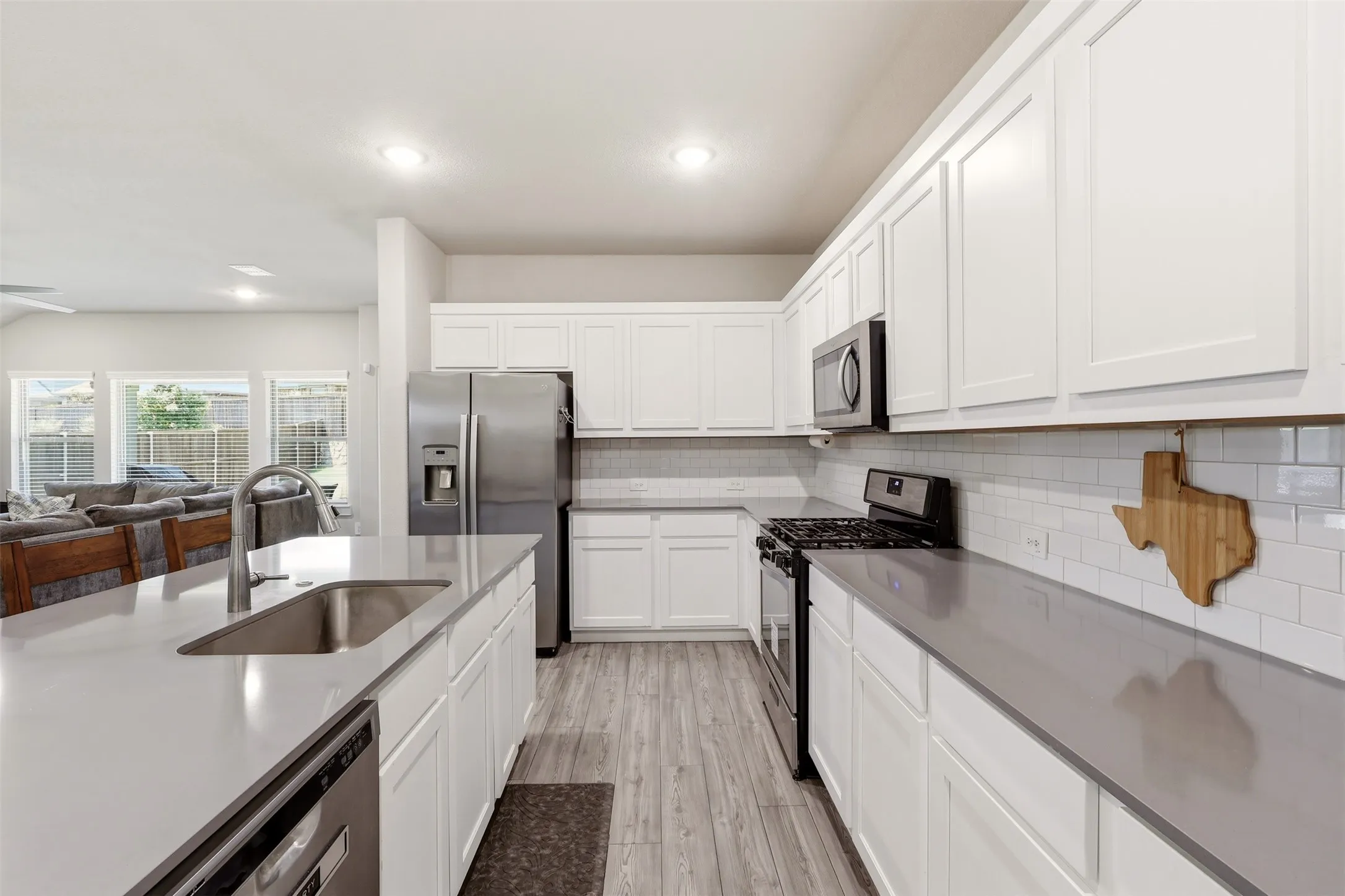 Single Family Residence For Sale in Collin County , 2513 Moser Lane, Royse City, Texas 75189, 4 Bedroom, 3 Bathroom, 2 Garage spaces, 2,174 Sqft, built in 2021, mls#21342367, Real Estate Agent in Royse City, Homes For Sale in Collin county, Homes For Sale in Royse City, Realtor in Royse City Texas, Real Estate Brokerage Independent Realty Texas, Luminita Cordes Realtor