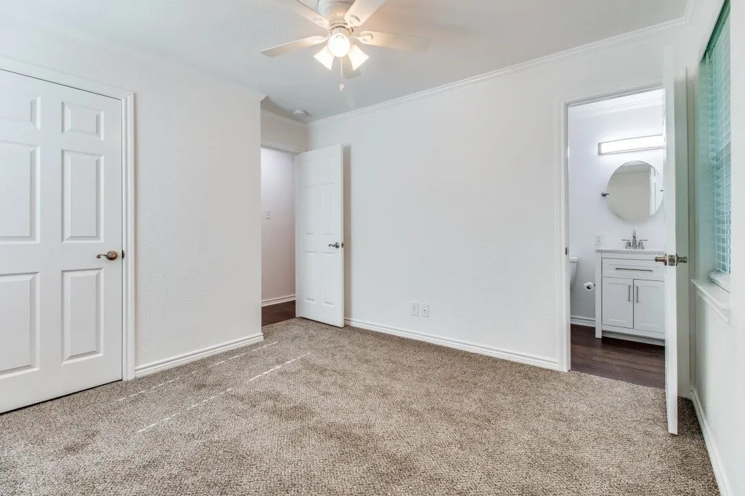 Single Family Residence For Rent in Grayson County , 155 Bob White Road, Denison, Texas 75020, 3 Bedroom, 2 Bathroom, 1 Garage spaces, 1,141 Sqft, built in 1961, mls#21353552, Real Estate Agent in Denison, Homes For Rent in Grayson county, Homes For Rent in Denison, Realtor in Denison Texas, Real Estate Brokerage Independent Realty Texas, Luminita Cordes Realtor