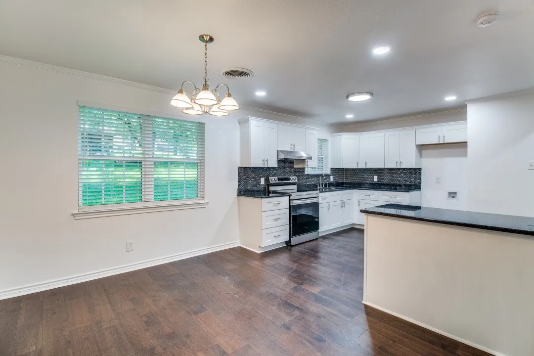 Single Family Residence For Rent in Grayson County , 155 Bob White Road, Denison, Texas 75020, 3 Bedroom, 2 Bathroom, 1 Garage spaces, 1,141 Sqft, built in 1961, mls#21353552, Real Estate Agent in Denison, Homes For Rent in Grayson county, Homes For Rent in Denison, Realtor in Denison Texas, Real Estate Brokerage Independent Realty Texas, Luminita Cordes Realtor