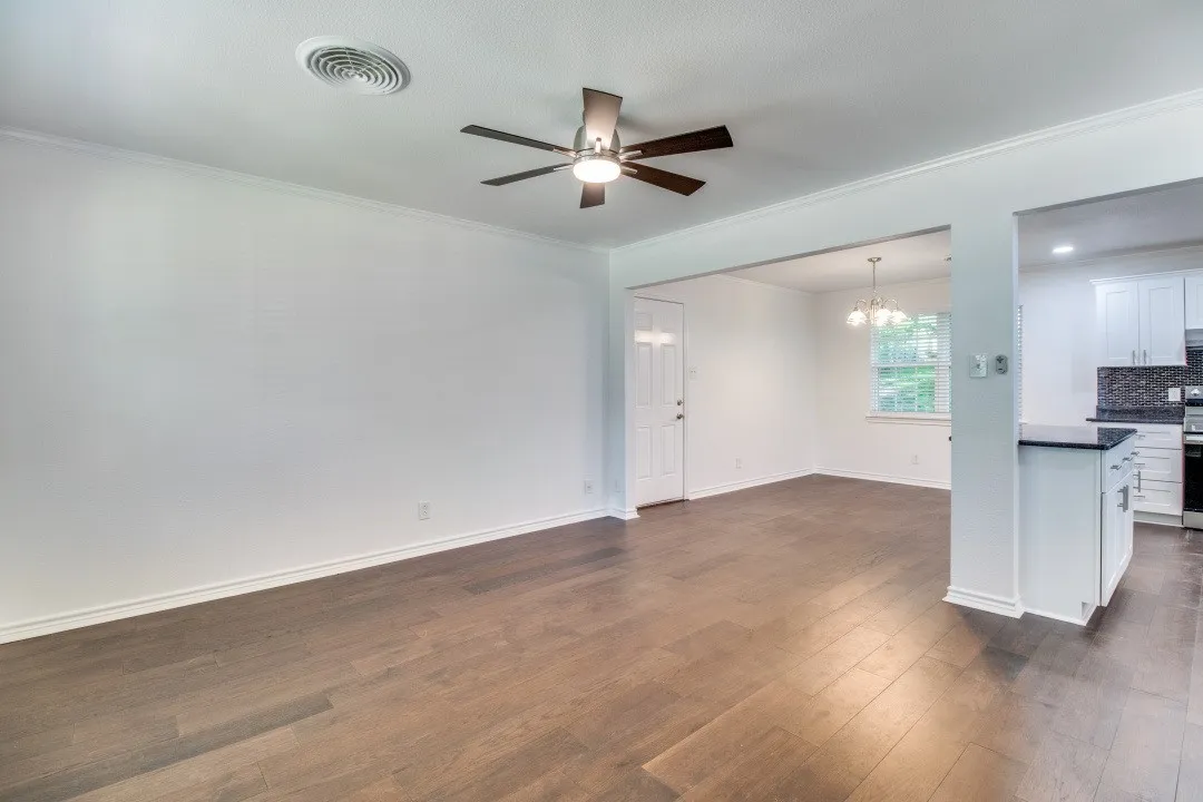 Single Family Residence For Rent in Grayson County , 155 Bob White Road, Denison, Texas 75020, 3 Bedroom, 2 Bathroom, 1 Garage spaces, 1,141 Sqft, built in 1961, mls#21353552, Real Estate Agent in Denison, Homes For Rent in Grayson county, Homes For Rent in Denison, Realtor in Denison Texas, Real Estate Brokerage Independent Realty Texas, Luminita Cordes Realtor