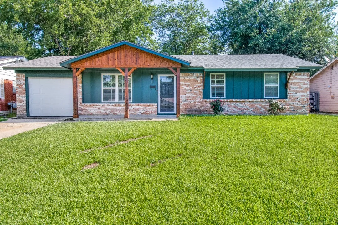 Single Family Residence For Rent in Grayson County , 155 Bob White Road, Denison, Texas 75020, 3 Bedroom, 2 Bathroom, 1 Garage spaces, 1,141 Sqft, built in 1961, mls#21353552, Real Estate Agent in Denison, Homes For Rent in Grayson county, Homes For Rent in Denison, Realtor in Denison Texas, Real Estate Brokerage Independent Realty Texas, Luminita Cordes Realtor
