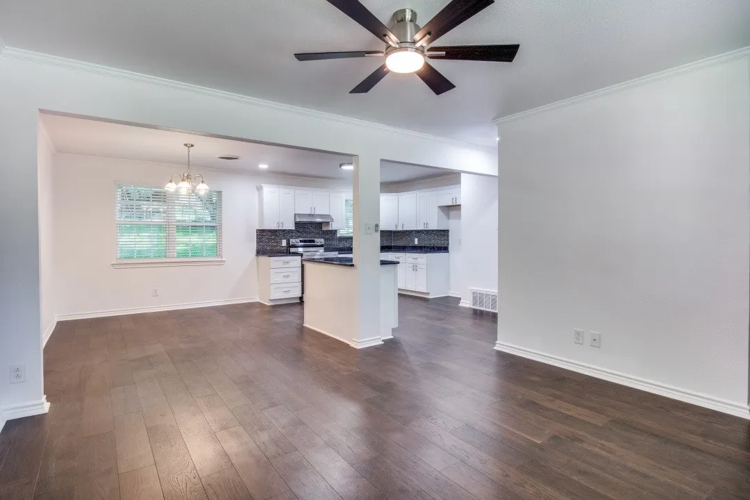 Single Family Residence For Rent in Grayson County , 155 Bob White Road, Denison, Texas 75020, 3 Bedroom, 2 Bathroom, 1 Garage spaces, 1,141 Sqft, built in 1961, mls#21353552, Real Estate Agent in Denison, Homes For Rent in Grayson county, Homes For Rent in Denison, Realtor in Denison Texas, Real Estate Brokerage Independent Realty Texas, Luminita Cordes Realtor