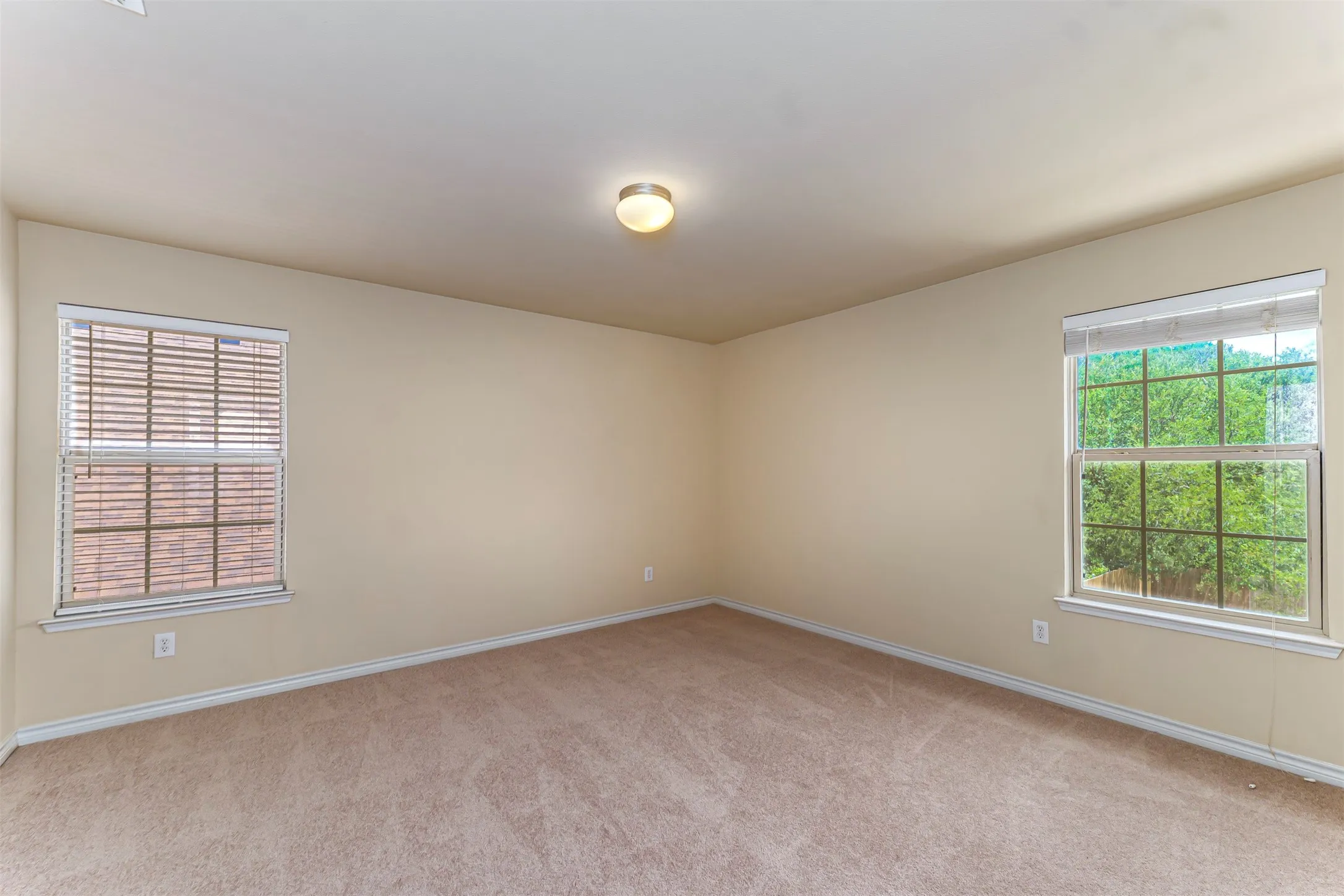 Single Family Residence For Rent in Dallas County , 5946 Harbor Glen Drive, Dallas, Texas 75249, 4 Bedroom, 3 Bathroom, 2 Garage spaces, 2,391 Sqft, built in 2006, mls#21353107, Real Estate Agent in Dallas, Homes For Rent in Dallas county, Homes For Rent in Dallas, Realtor in Dallas Texas, Real Estate Brokerage Independent Realty Texas, Luminita Cordes Realtor