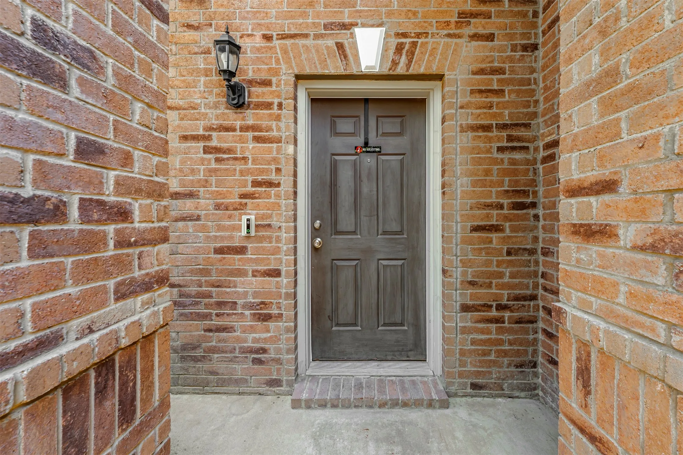 Single Family Residence For Rent in Dallas County , 5946 Harbor Glen Drive, Dallas, Texas 75249, 4 Bedroom, 3 Bathroom, 2 Garage spaces, 2,391 Sqft, built in 2006, mls#21353107, Real Estate Agent in Dallas, Homes For Rent in Dallas county, Homes For Rent in Dallas, Realtor in Dallas Texas, Real Estate Brokerage Independent Realty Texas, Luminita Cordes Realtor