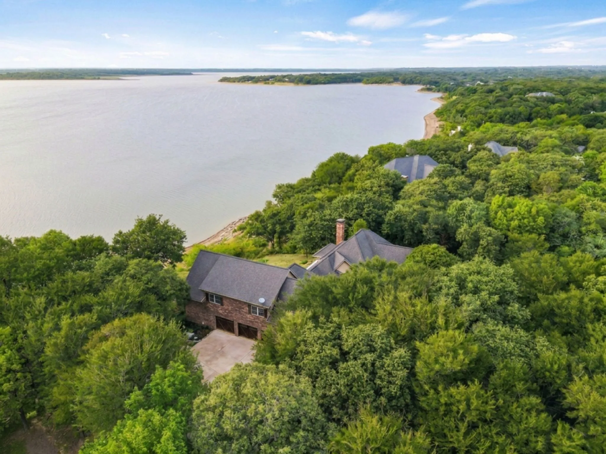 Single Family Residence For Sale in Denton County , 1190 Emerald Sound Boulevard, Oak Point, Texas 75068, 5 Bedroom, 3 Bathroom, 3 Garage spaces, 5,481 Sqft, built in 1997, mls#21353799, Real Estate Agent in Oak Point, Homes For Sale in Denton county, Homes For Sale in Oak Point, Realtor in Oak Point Texas, Real Estate Brokerage Independent Realty Texas, Luminita Cordes Realtor