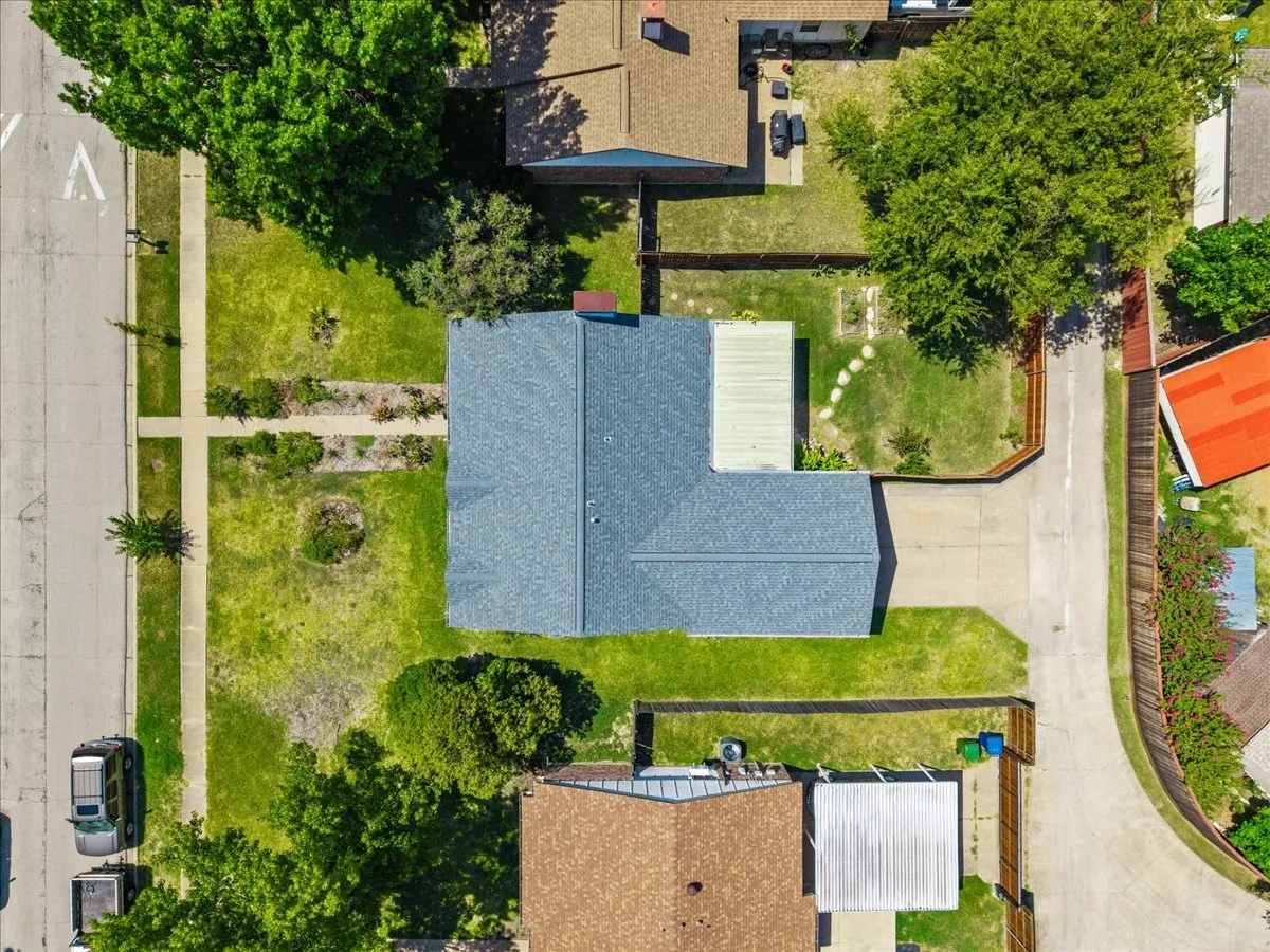 Aerial view of this beautiful lot.