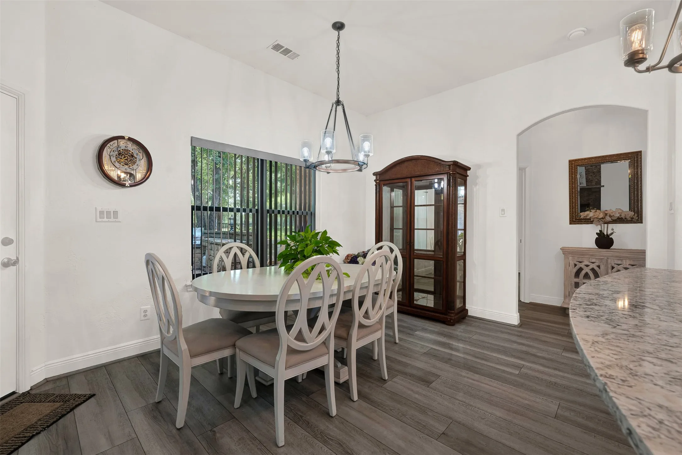 Single Family Residence For Sale in Parker County , 141 Birdie Drive, Lipan, Texas 76462, 4 Bedrooms, 3 Bathrooms, 3 Garage spaces, 3,008 Sqft, built in 2005, Price $549,000, mls#21343969, Real Estate Agent in Lipan, Homes For Sale in Parker county, Homes For Sale in Lipan, Realtor in Lipan Texas, Real Estate Brokerage Independent Realty Texas, Luminita Cordes Realtor