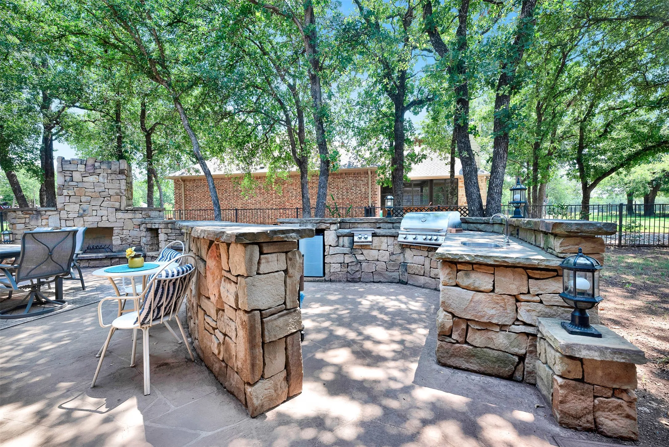 Single Family Residence For Sale in Parker County , 141 Birdie Drive, Lipan, Texas 76462, 4 Bedrooms, 3 Bathrooms, 3 Garage spaces, 3,008 Sqft, built in 2005, Price $549,000, mls#21343969, Real Estate Agent in Lipan, Homes For Sale in Parker county, Homes For Sale in Lipan, Realtor in Lipan Texas, Real Estate Brokerage Independent Realty Texas, Luminita Cordes Realtor