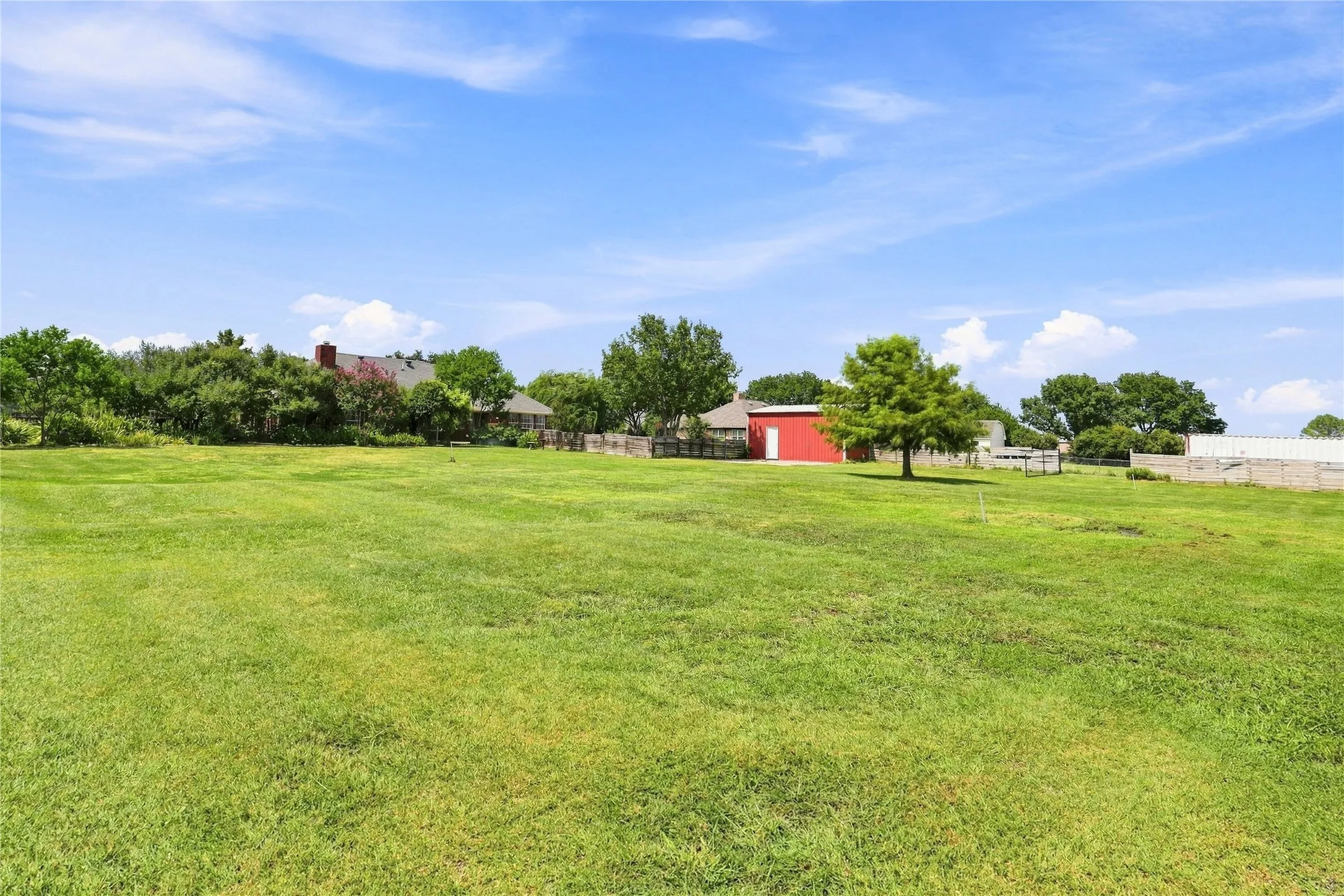 Single Family Residence For Sale in Kaufman County , 10534 Jennifer Circle, Forney, Texas 75126, 4 Bedroom, 3 Bathroom, 1 Garage spaces, 2,652 Sqft, built in 1995, mls#21349009, Real Estate Agent in Forney, Homes For Sale in Kaufman county, Homes For Sale in Forney, Realtor in Forney Texas, Real Estate Brokerage Independent Realty Texas, Luminita Cordes Realtor