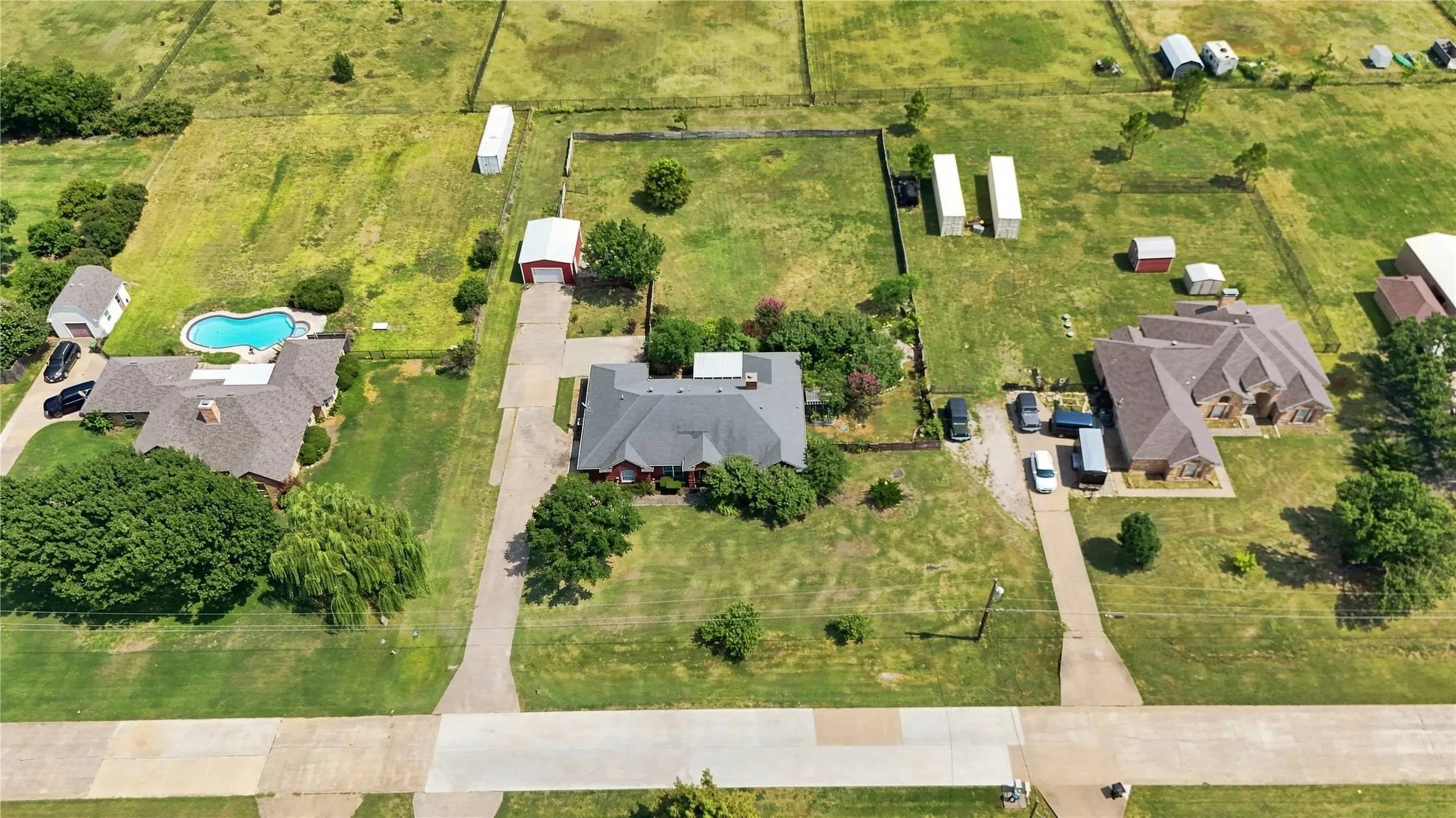 Single Family Residence For Sale in Kaufman County , 10534 Jennifer Circle, Forney, Texas 75126, 4 Bedroom, 3 Bathroom, 1 Garage spaces, 2,652 Sqft, built in 1995, mls#21349009, Real Estate Agent in Forney, Homes For Sale in Kaufman county, Homes For Sale in Forney, Realtor in Forney Texas, Real Estate Brokerage Independent Realty Texas, Luminita Cordes Realtor