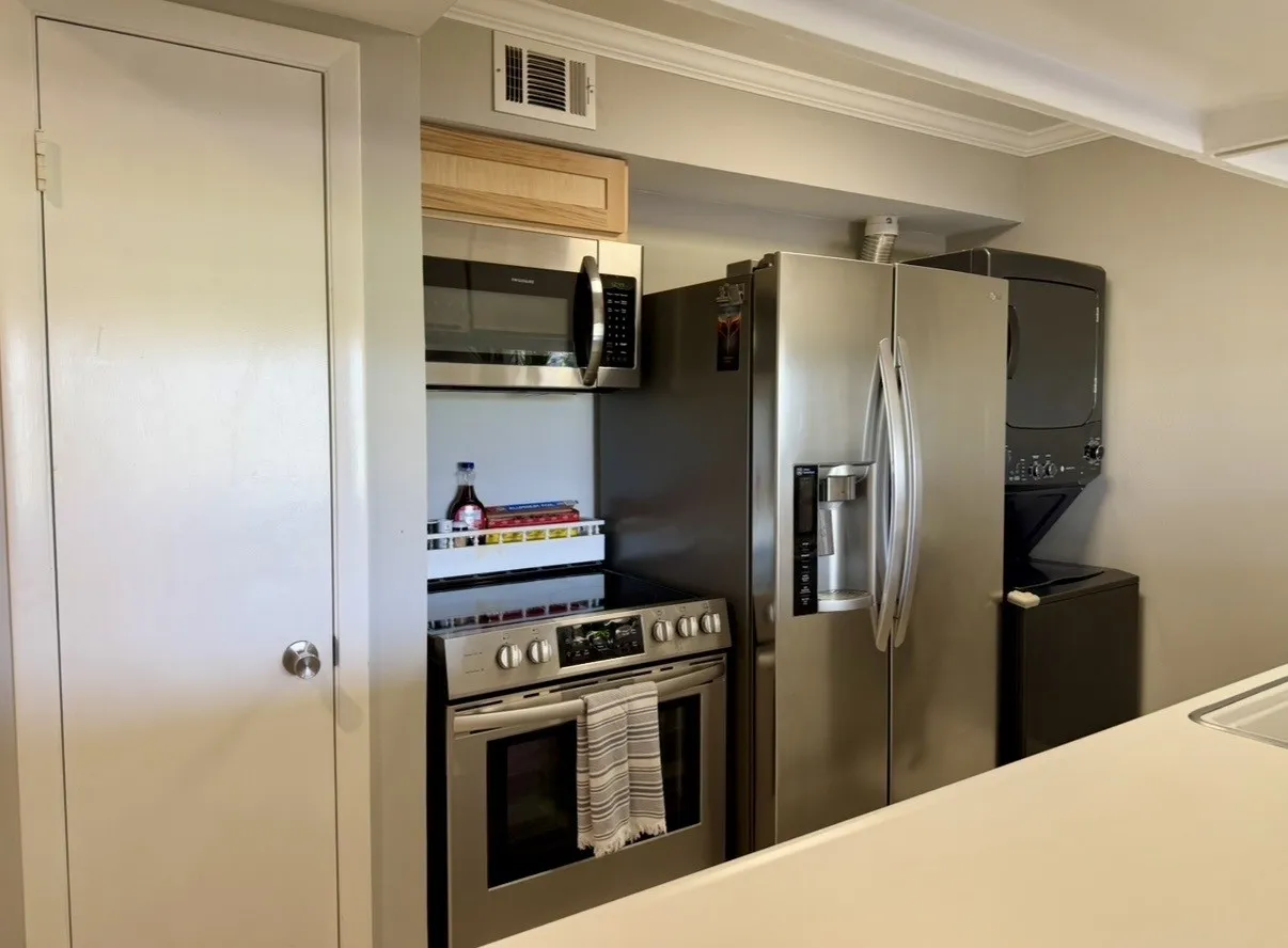 Condominium For Sale in Montgomery County , 12600 Melville 122B, Montgomery, Texas 77356, 1 Bedroom, 1 Bathroom, Garage spaces, 680 Sqft, built in 1974, mls#21353803, Real Estate Agent in Montgomery, Homes For Sale in Montgomery county, Homes For Sale in Montgomery, Realtor in Montgomery Texas, Real Estate Brokerage Independent Realty Texas, Luminita Cordes Realtor