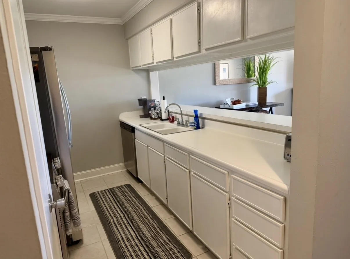 Condominium For Sale in Montgomery County , 12600 Melville 122B, Montgomery, Texas 77356, 1 Bedroom, 1 Bathroom, Garage spaces, 680 Sqft, built in 1974, mls#21353803, Real Estate Agent in Montgomery, Homes For Sale in Montgomery county, Homes For Sale in Montgomery, Realtor in Montgomery Texas, Real Estate Brokerage Independent Realty Texas, Luminita Cordes Realtor