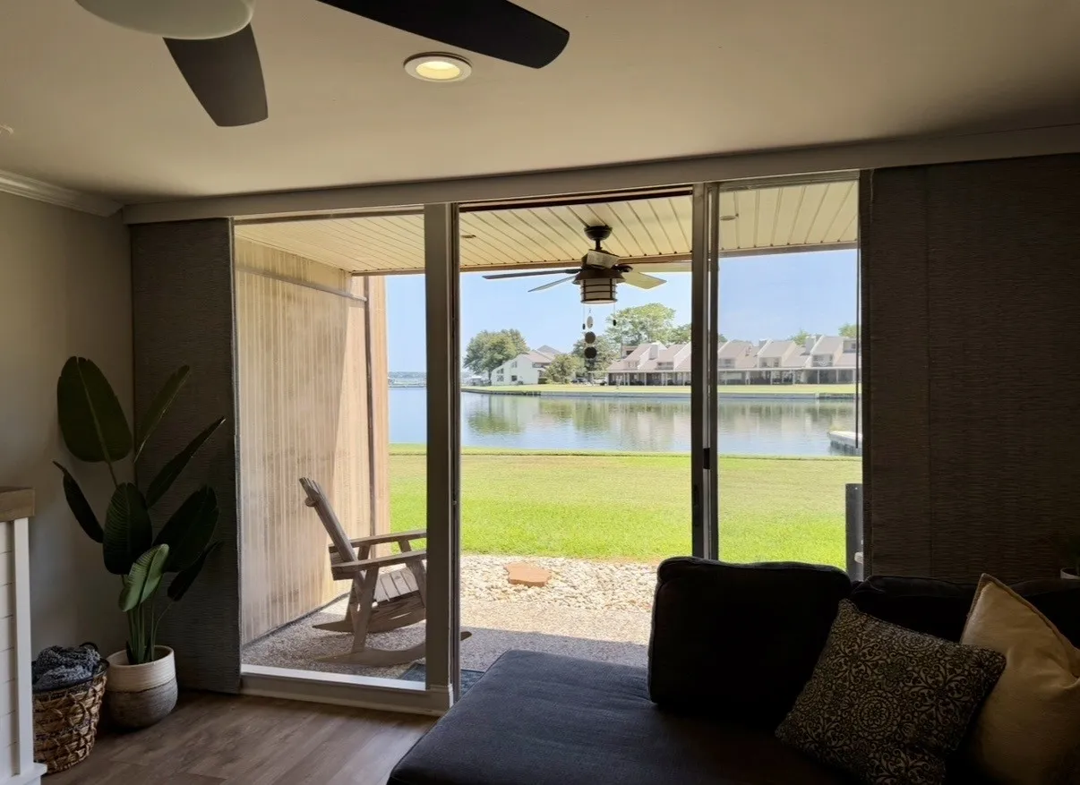 Condominium For Sale in Montgomery County , 12600 Melville 122B, Montgomery, Texas 77356, 1 Bedroom, 1 Bathroom, Garage spaces, 680 Sqft, built in 1974, mls#21353803, Real Estate Agent in Montgomery, Homes For Sale in Montgomery county, Homes For Sale in Montgomery, Realtor in Montgomery Texas, Real Estate Brokerage Independent Realty Texas, Luminita Cordes Realtor