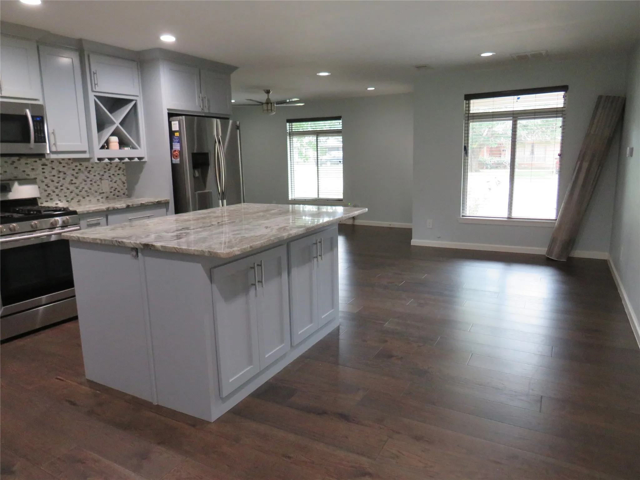 GRANITE COUNTERTOPS