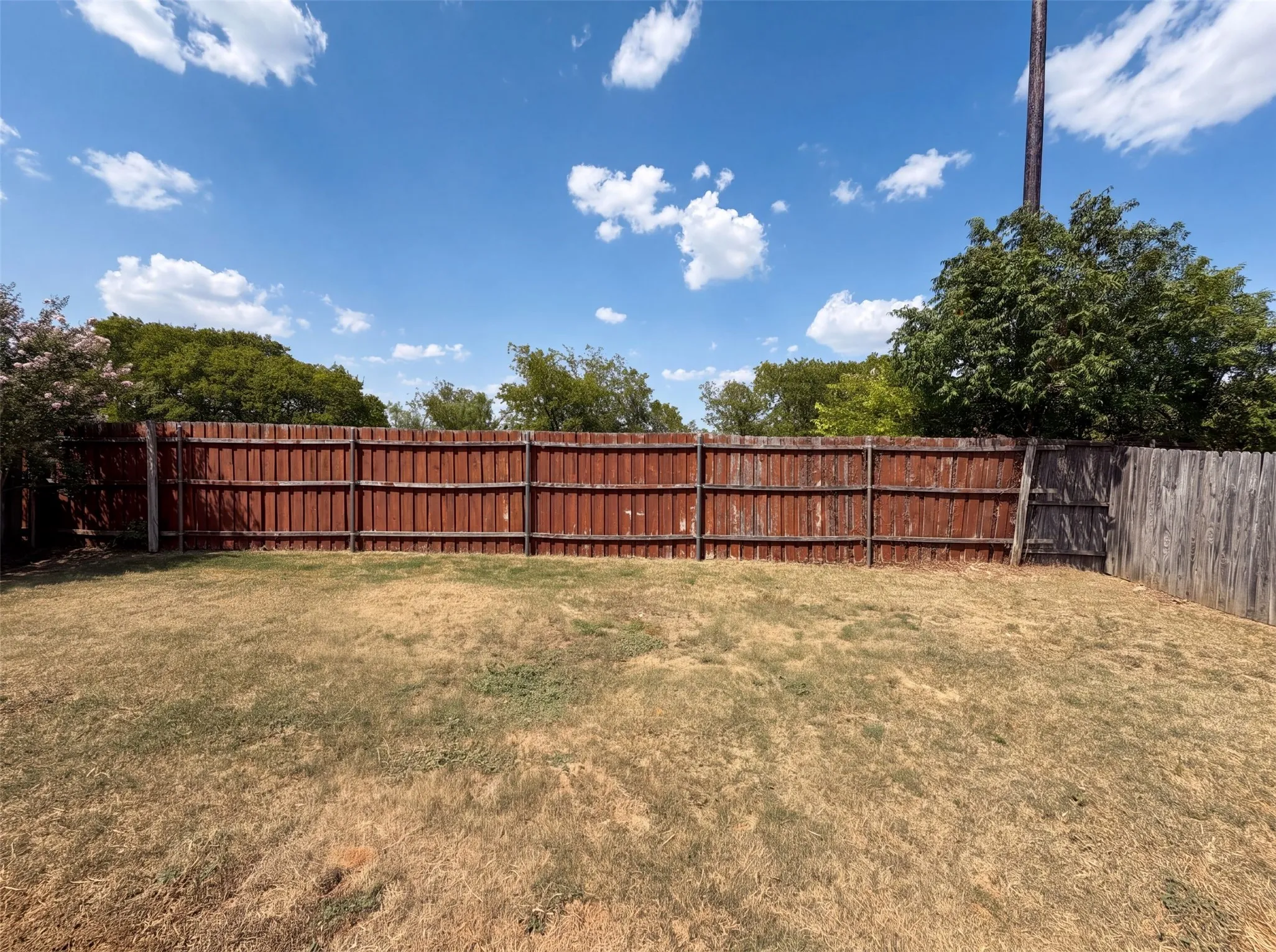 Single Family Residence For Sale in Tarrant County , 5244 New Castleton Lane, Fort Worth, Texas 76135, 3 Bedroom, 2 Bathroom, 2 Garage spaces, 1,462 Sqft, built in 2002, mls#21353810, Real Estate Agent in Fort Worth, Homes For Sale in Tarrant county, Homes For Sale in Fort Worth, Realtor in Fort Worth Texas, Real Estate Brokerage Independent Realty Texas, Luminita Cordes Realtor