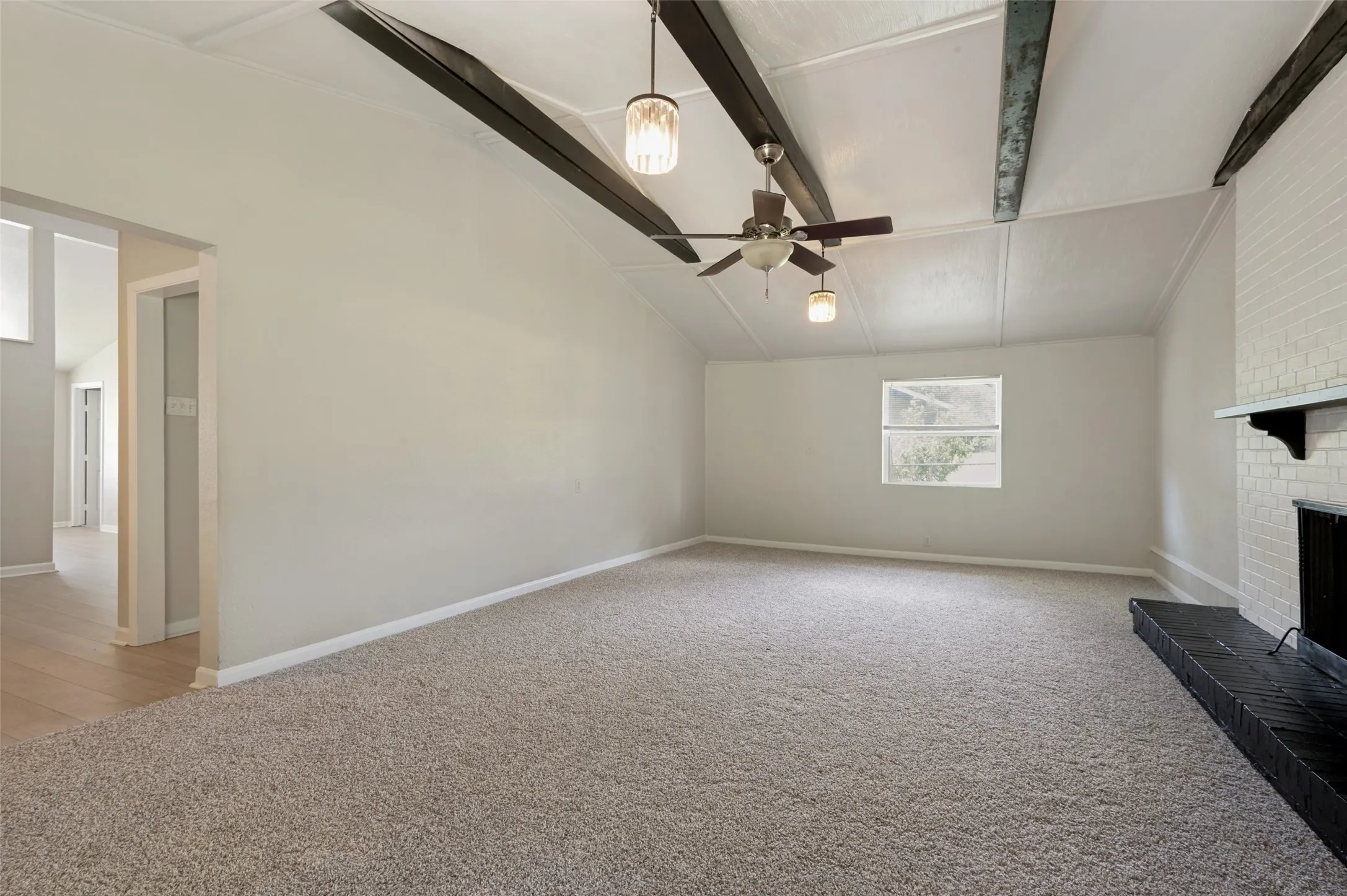 Single Family Residence For Rent in Dallas County , 3221 Ridgeview Circle, Irving, Texas 75062, 3 Bedrooms, 2 Bathrooms, Garage spaces, 1,908 Sqft, built in 1961, Price $2,200, mls#21353816, Real Estate Agent in Irving, Homes For Rent in Dallas county, Homes For Rent in Irving, Realtor in Irving Texas, Real Estate Brokerage Independent Realty Texas, Luminita Cordes Realtor
