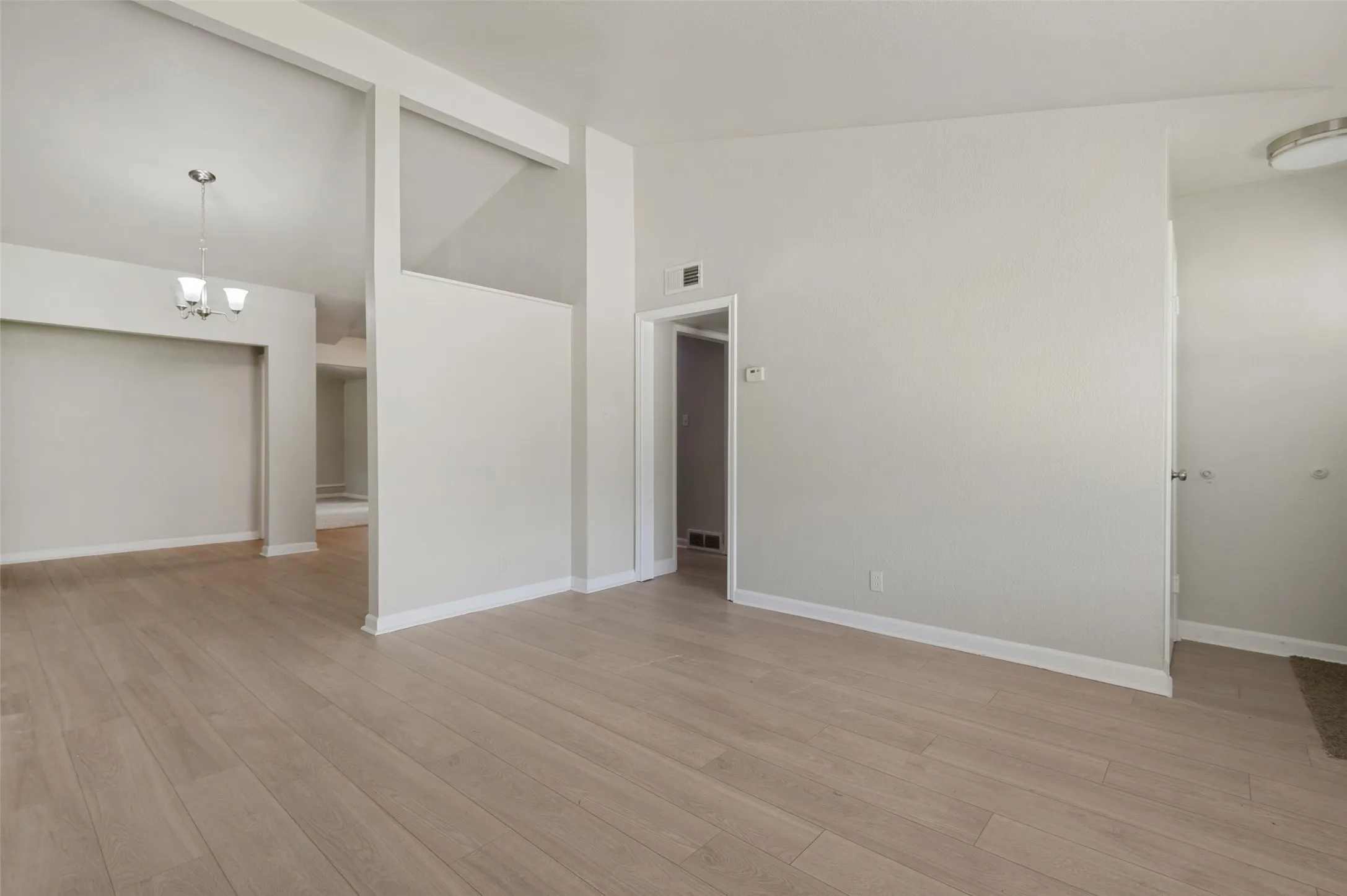 Single Family Residence For Rent in Dallas County , 3221 Ridgeview Circle, Irving, Texas 75062, 3 Bedrooms, 2 Bathrooms, Garage spaces, 1,908 Sqft, built in 1961, Price $2,200, mls#21353816, Real Estate Agent in Irving, Homes For Rent in Dallas county, Homes For Rent in Irving, Realtor in Irving Texas, Real Estate Brokerage Independent Realty Texas, Luminita Cordes Realtor