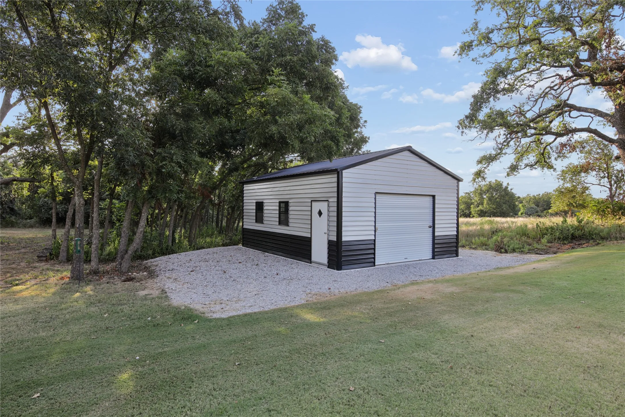 Single Family Residence For Sale in Parker County , 1109 Gonzollas Road, Springtown, Texas 76082, 4 Bedroom, 2 Bathroom, 2 Garage spaces, 2,324 Sqft, built in 2024, mls#21353699, Real Estate Agent in Springtown, Homes For Sale in Parker county, Homes For Sale in Springtown, Realtor in Springtown Texas, Real Estate Brokerage Independent Realty Texas, Luminita Cordes Realtor