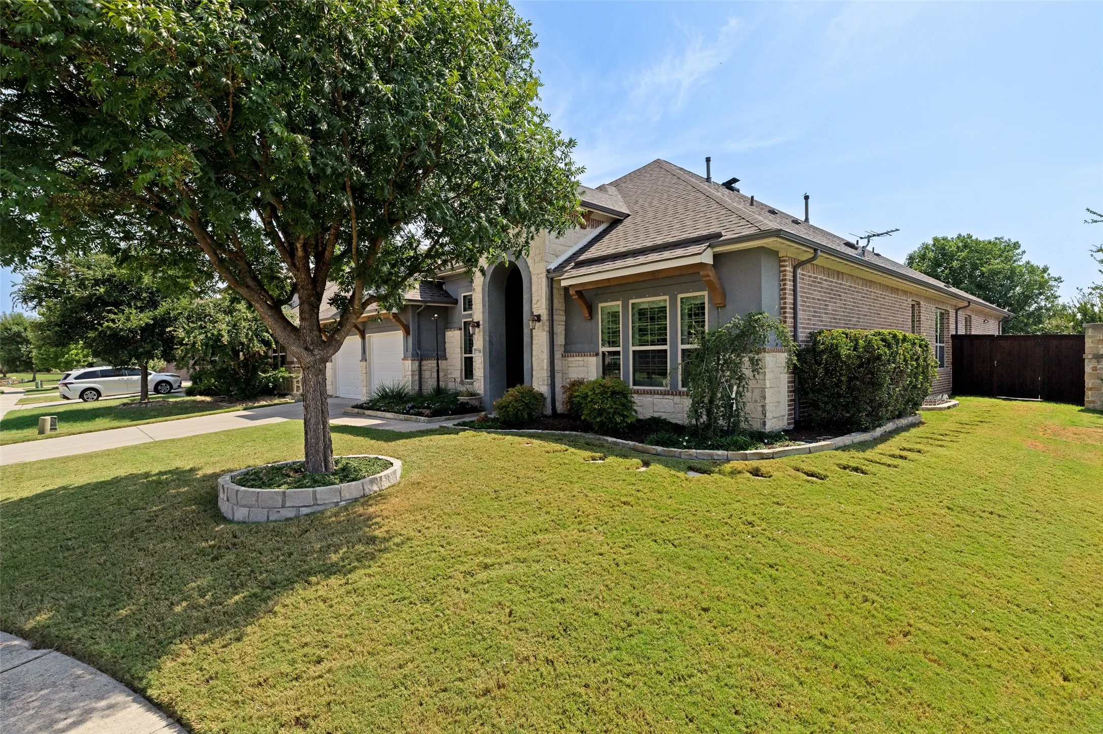 Single Family Residence For Sale in Collin County , 7700 Weatherford Trace, Mc Kinney, Texas 75071, 4 Bedroom, 4 Bathroom, 3 Garage spaces, 3,288 Sqft, built in 2015, mls#21353731, Real Estate Agent in Mc Kinney, Homes For Sale in Collin county, Homes For Sale in Mc Kinney, Realtor in Mc Kinney Texas, Real Estate Brokerage Independent Realty Texas, Luminita Cordes Realtor