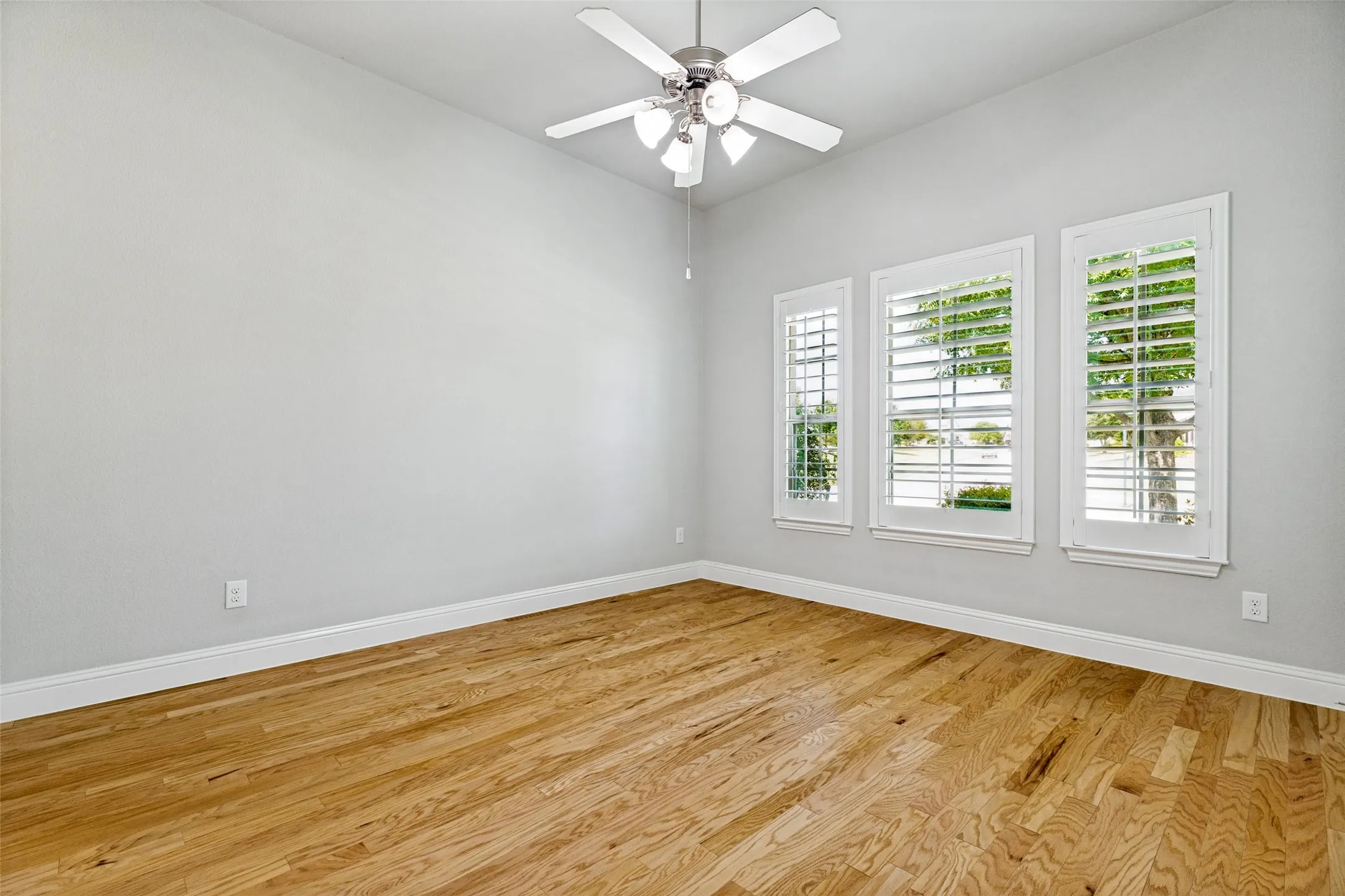 Single Family Residence For Sale in Collin County , 7700 Weatherford Trace, Mc Kinney, Texas 75071, 4 Bedroom, 4 Bathroom, 3 Garage spaces, 3,288 Sqft, built in 2015, mls#21353731, Real Estate Agent in Mc Kinney, Homes For Sale in Collin county, Homes For Sale in Mc Kinney, Realtor in Mc Kinney Texas, Real Estate Brokerage Independent Realty Texas, Luminita Cordes Realtor