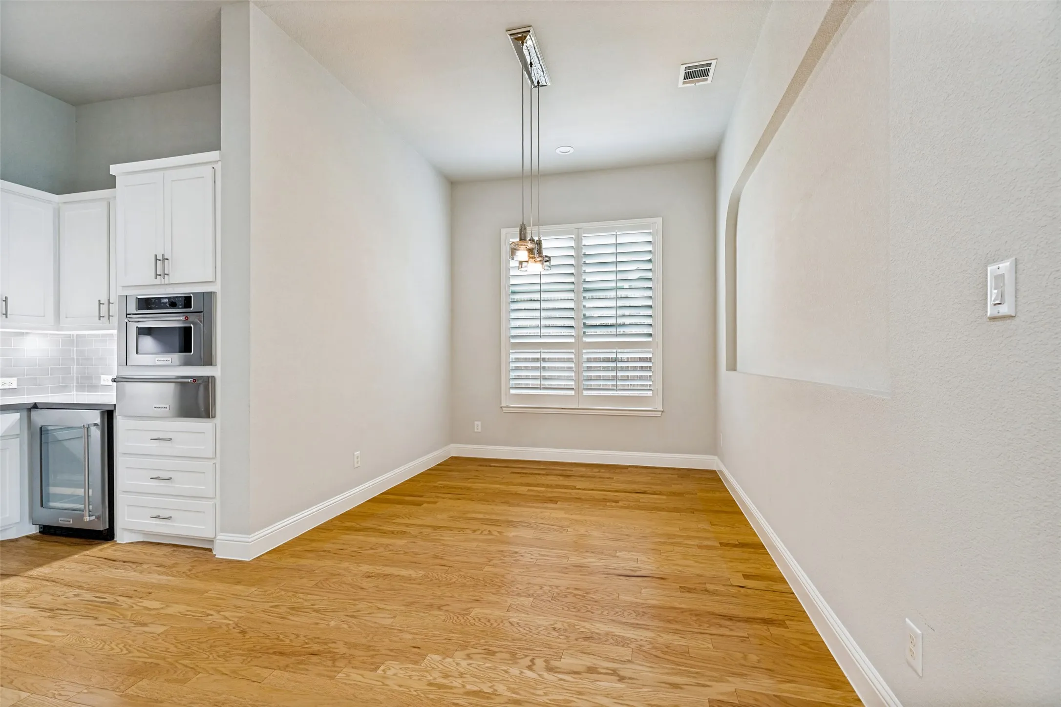 Single Family Residence For Sale in Collin County , 7700 Weatherford Trace, Mc Kinney, Texas 75071, 4 Bedroom, 4 Bathroom, 3 Garage spaces, 3,288 Sqft, built in 2015, mls#21353731, Real Estate Agent in Mc Kinney, Homes For Sale in Collin county, Homes For Sale in Mc Kinney, Realtor in Mc Kinney Texas, Real Estate Brokerage Independent Realty Texas, Luminita Cordes Realtor