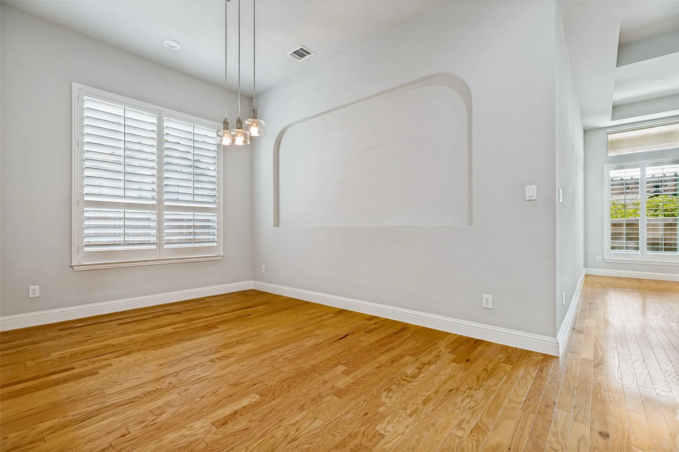 Single Family Residence For Sale in Collin County , 7700 Weatherford Trace, Mc Kinney, Texas 75071, 4 Bedroom, 4 Bathroom, 3 Garage spaces, 3,288 Sqft, built in 2015, mls#21353731, Real Estate Agent in Mc Kinney, Homes For Sale in Collin county, Homes For Sale in Mc Kinney, Realtor in Mc Kinney Texas, Real Estate Brokerage Independent Realty Texas, Luminita Cordes Realtor