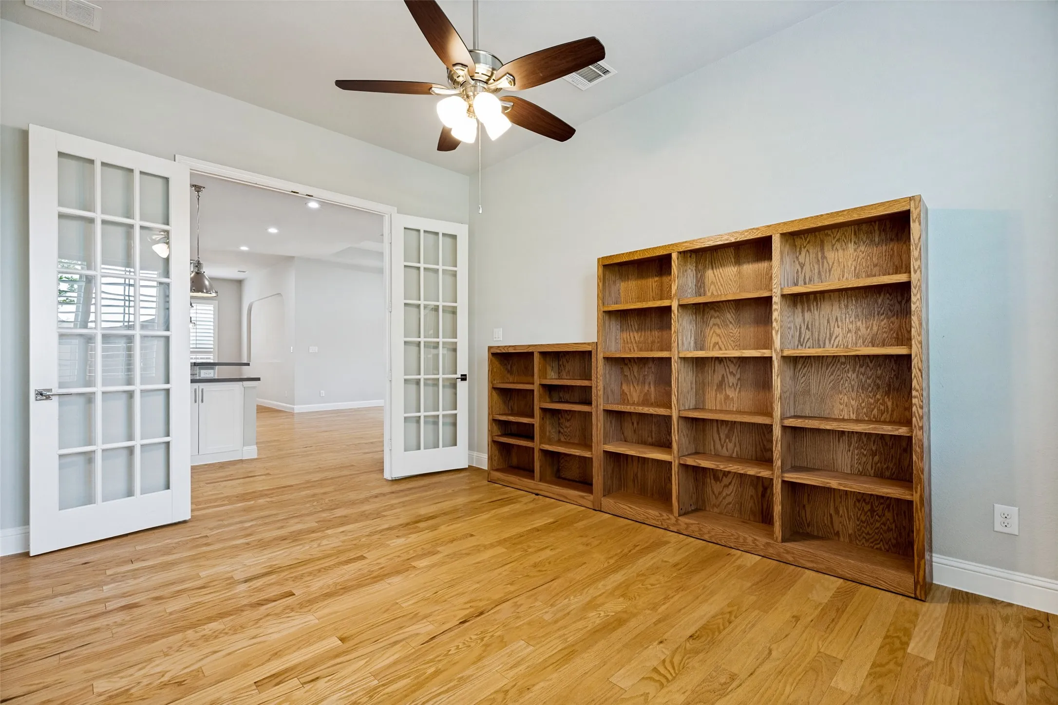 Single Family Residence For Sale in Collin County , 7700 Weatherford Trace, Mc Kinney, Texas 75071, 4 Bedroom, 4 Bathroom, 3 Garage spaces, 3,288 Sqft, built in 2015, mls#21353731, Real Estate Agent in Mc Kinney, Homes For Sale in Collin county, Homes For Sale in Mc Kinney, Realtor in Mc Kinney Texas, Real Estate Brokerage Independent Realty Texas, Luminita Cordes Realtor