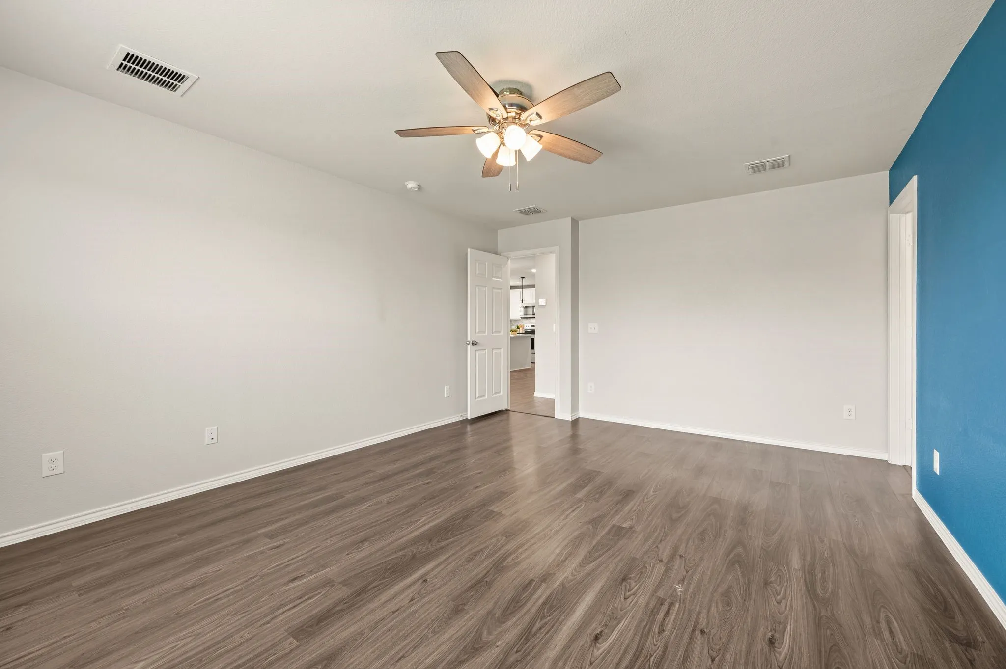 Single Family Residence For Sale in Tarrant County , 9112 Settlers Peak Road, Fort Worth, Texas 76179, 3 Bedroom, 2 Bathroom, 2 Garage spaces, 1,945 Sqft, built in 2020, mls#21352404, Real Estate Agent in Fort Worth, Homes For Sale in Tarrant county, Homes For Sale in Fort Worth, Realtor in Fort Worth Texas, Real Estate Brokerage Independent Realty Texas, Luminita Cordes Realtor