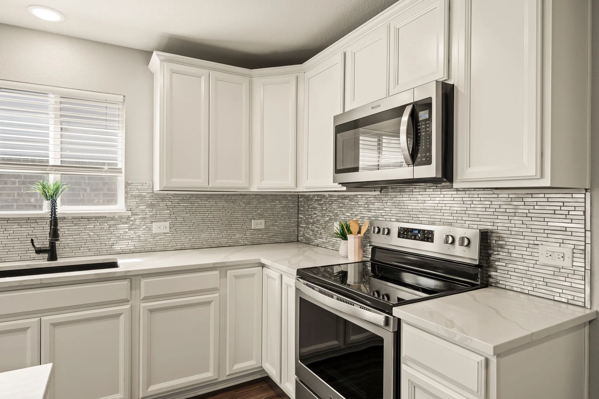 Single Family Residence For Sale in Tarrant County , 9112 Settlers Peak Road, Fort Worth, Texas 76179, 3 Bedroom, 2 Bathroom, 2 Garage spaces, 1,945 Sqft, built in 2020, mls#21352404, Real Estate Agent in Fort Worth, Homes For Sale in Tarrant county, Homes For Sale in Fort Worth, Realtor in Fort Worth Texas, Real Estate Brokerage Independent Realty Texas, Luminita Cordes Realtor