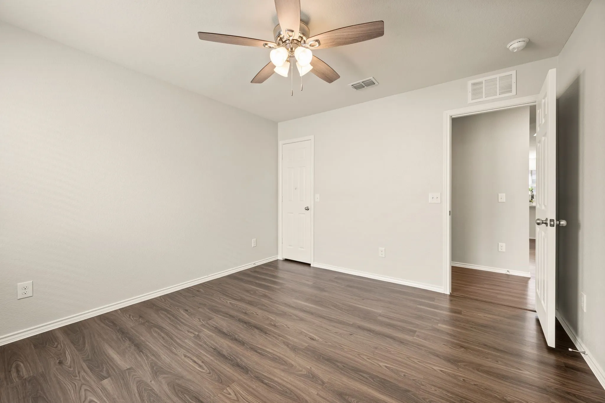 Single Family Residence For Sale in Tarrant County , 9112 Settlers Peak Road, Fort Worth, Texas 76179, 3 Bedroom, 2 Bathroom, 2 Garage spaces, 1,945 Sqft, built in 2020, mls#21352404, Real Estate Agent in Fort Worth, Homes For Sale in Tarrant county, Homes For Sale in Fort Worth, Realtor in Fort Worth Texas, Real Estate Brokerage Independent Realty Texas, Luminita Cordes Realtor