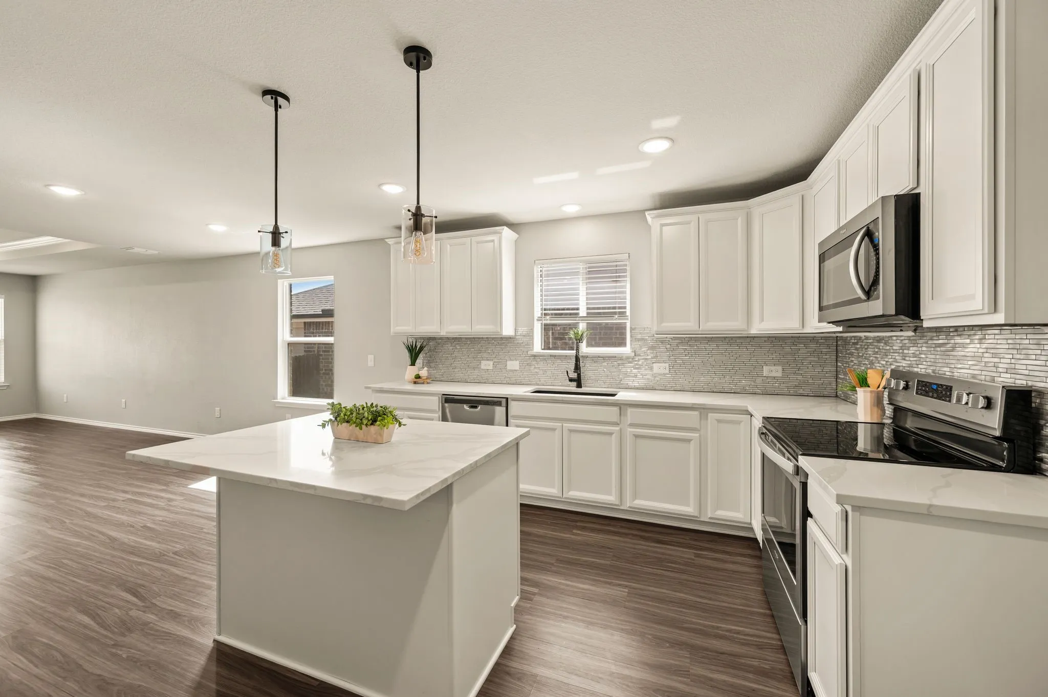Single Family Residence For Sale in Tarrant County , 9112 Settlers Peak Road, Fort Worth, Texas 76179, 3 Bedroom, 2 Bathroom, 2 Garage spaces, 1,945 Sqft, built in 2020, mls#21352404, Real Estate Agent in Fort Worth, Homes For Sale in Tarrant county, Homes For Sale in Fort Worth, Realtor in Fort Worth Texas, Real Estate Brokerage Independent Realty Texas, Luminita Cordes Realtor