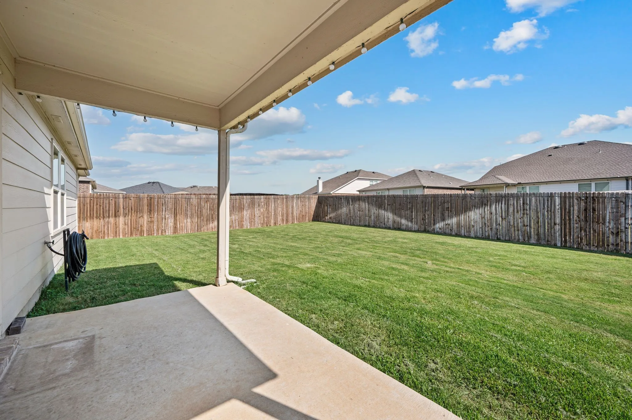 Single Family Residence For Sale in Tarrant County , 9112 Settlers Peak Road, Fort Worth, Texas 76179, 3 Bedroom, 2 Bathroom, 2 Garage spaces, 1,945 Sqft, built in 2020, mls#21352404, Real Estate Agent in Fort Worth, Homes For Sale in Tarrant county, Homes For Sale in Fort Worth, Realtor in Fort Worth Texas, Real Estate Brokerage Independent Realty Texas, Luminita Cordes Realtor