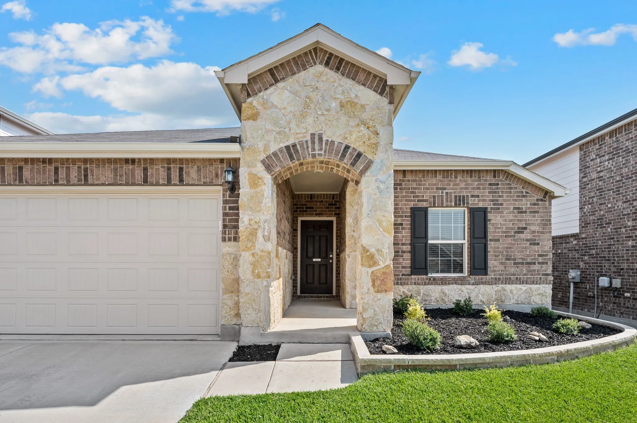 Single Family Residence For Sale in Tarrant County , 9112 Settlers Peak Road, Fort Worth, Texas 76179, 3 Bedroom, 2 Bathroom, 2 Garage spaces, 1,945 Sqft, built in 2020, mls#21352404, Real Estate Agent in Fort Worth, Homes For Sale in Tarrant county, Homes For Sale in Fort Worth, Realtor in Fort Worth Texas, Real Estate Brokerage Independent Realty Texas, Luminita Cordes Realtor