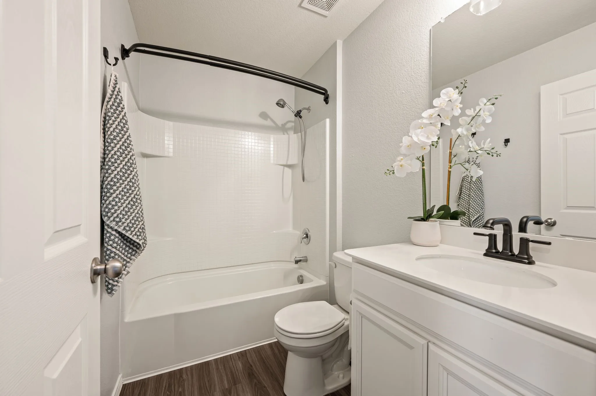 Single Family Residence For Sale in Tarrant County , 9112 Settlers Peak Road, Fort Worth, Texas 76179, 3 Bedroom, 2 Bathroom, 2 Garage spaces, 1,945 Sqft, built in 2020, mls#21352404, Real Estate Agent in Fort Worth, Homes For Sale in Tarrant county, Homes For Sale in Fort Worth, Realtor in Fort Worth Texas, Real Estate Brokerage Independent Realty Texas, Luminita Cordes Realtor