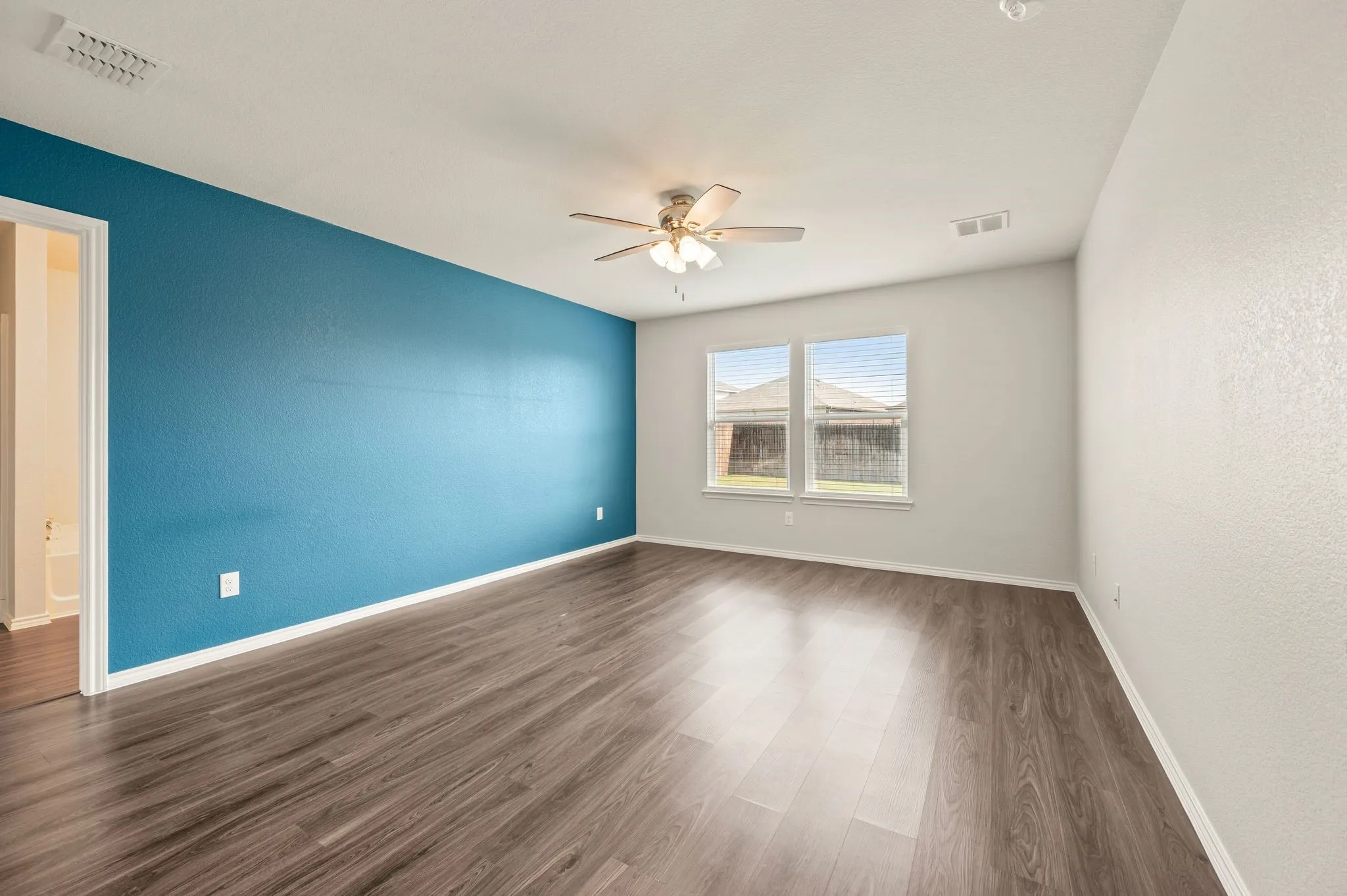 Single Family Residence For Sale in Tarrant County , 9112 Settlers Peak Road, Fort Worth, Texas 76179, 3 Bedroom, 2 Bathroom, 2 Garage spaces, 1,945 Sqft, built in 2020, mls#21352404, Real Estate Agent in Fort Worth, Homes For Sale in Tarrant county, Homes For Sale in Fort Worth, Realtor in Fort Worth Texas, Real Estate Brokerage Independent Realty Texas, Luminita Cordes Realtor
