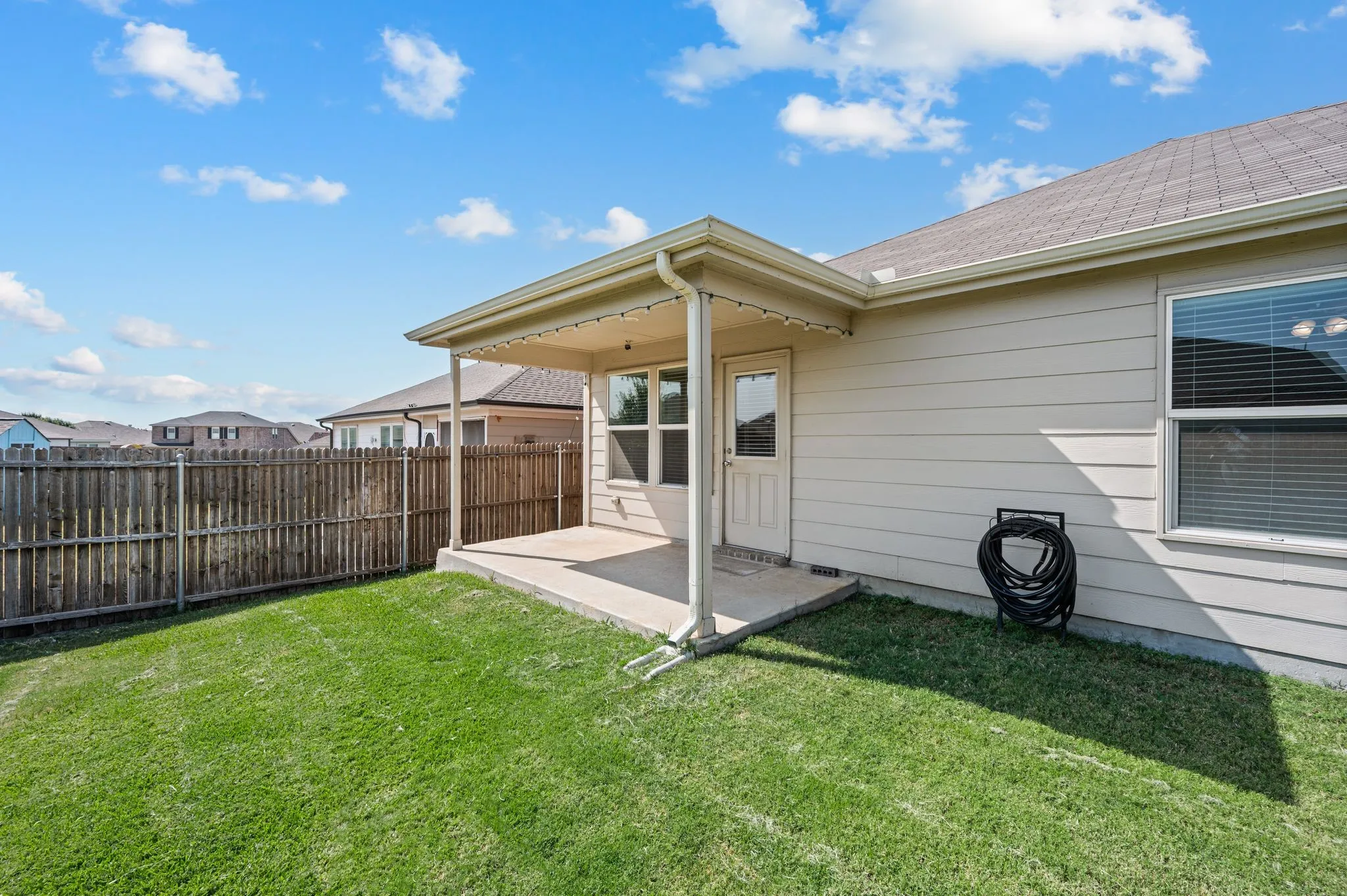 Single Family Residence For Sale in Tarrant County , 9112 Settlers Peak Road, Fort Worth, Texas 76179, 3 Bedroom, 2 Bathroom, 2 Garage spaces, 1,945 Sqft, built in 2020, mls#21352404, Real Estate Agent in Fort Worth, Homes For Sale in Tarrant county, Homes For Sale in Fort Worth, Realtor in Fort Worth Texas, Real Estate Brokerage Independent Realty Texas, Luminita Cordes Realtor