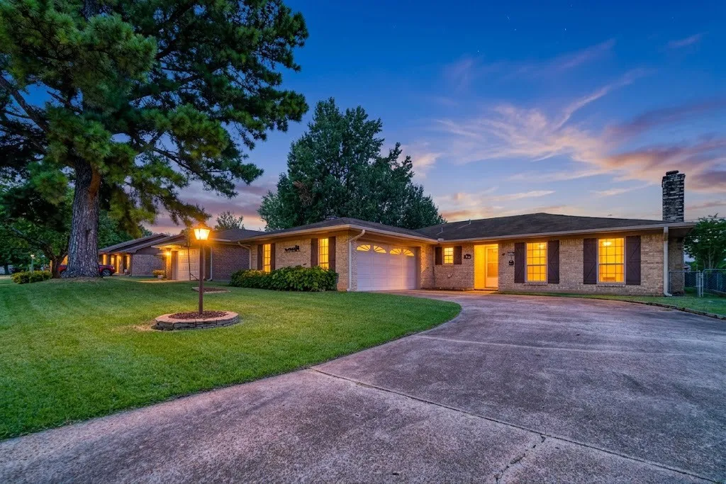 Single Family Residence For Sale in Lamar County , 3450 Vagas Drive, Paris, Texas 75462, 3 Bedroom, 2 Bathroom, 2 Garage spaces, 1,700 Sqft, built in 0, mls#21353655, Real Estate Agent in Paris, Homes For Sale in Lamar county, Homes For Sale in Paris, Realtor in Paris Texas, Real Estate Brokerage Independent Realty Texas, Luminita Cordes Realtor