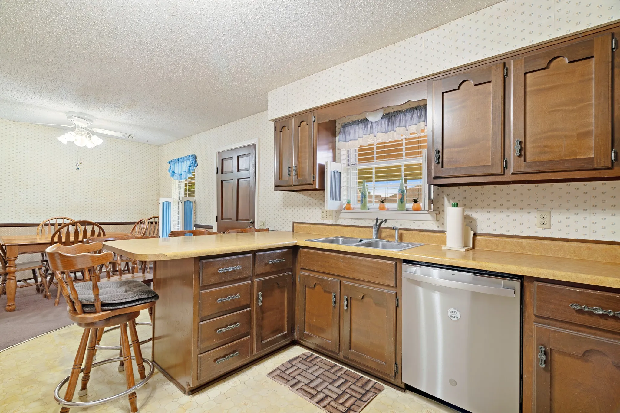 Single Family Residence For Sale in Lamar County , 3450 Vagas Drive, Paris, Texas 75462, 3 Bedroom, 2 Bathroom, 2 Garage spaces, 1,700 Sqft, built in 0, mls#21353655, Real Estate Agent in Paris, Homes For Sale in Lamar county, Homes For Sale in Paris, Realtor in Paris Texas, Real Estate Brokerage Independent Realty Texas, Luminita Cordes Realtor